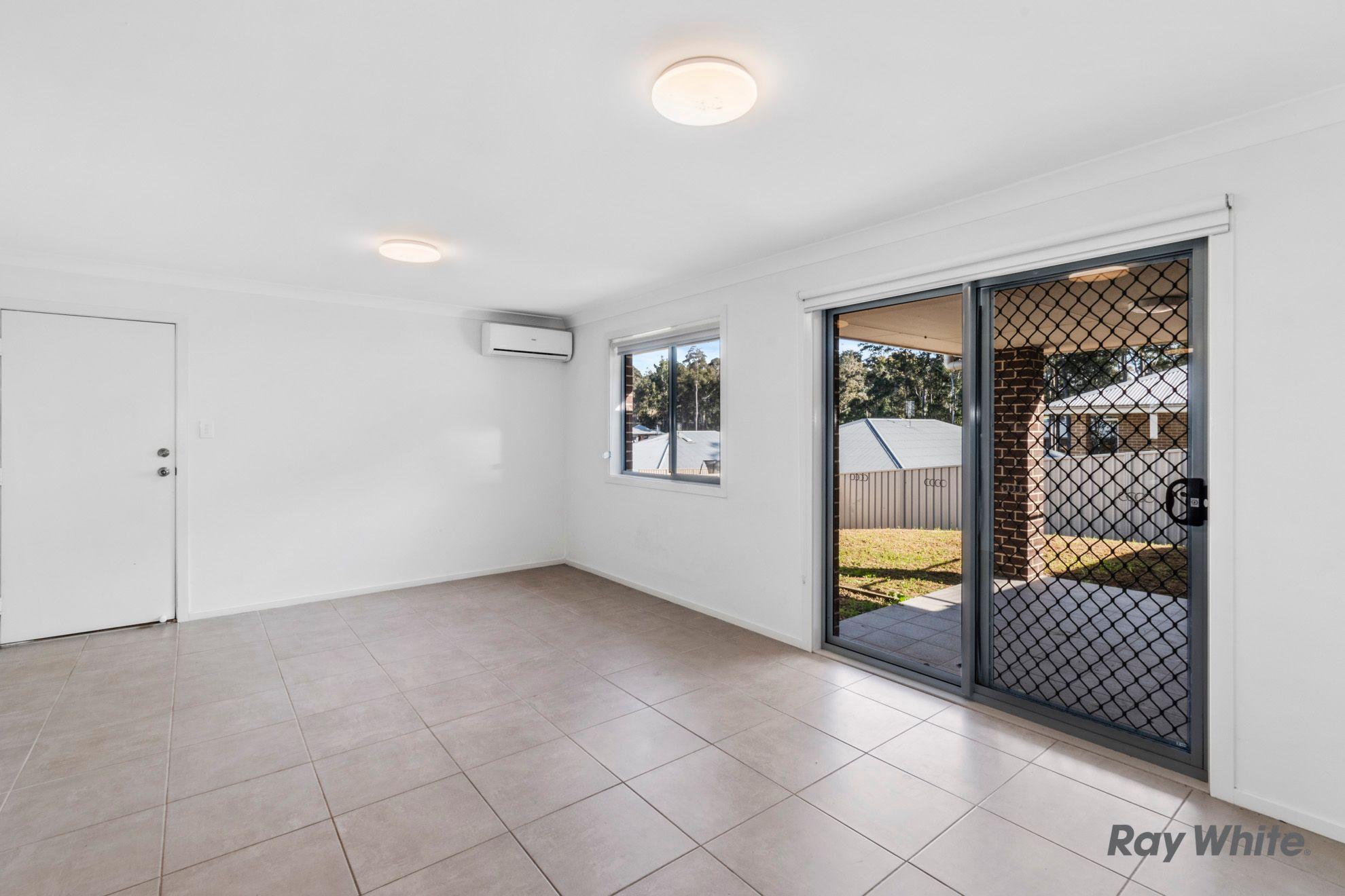 Duplex In Wagtail Crescent