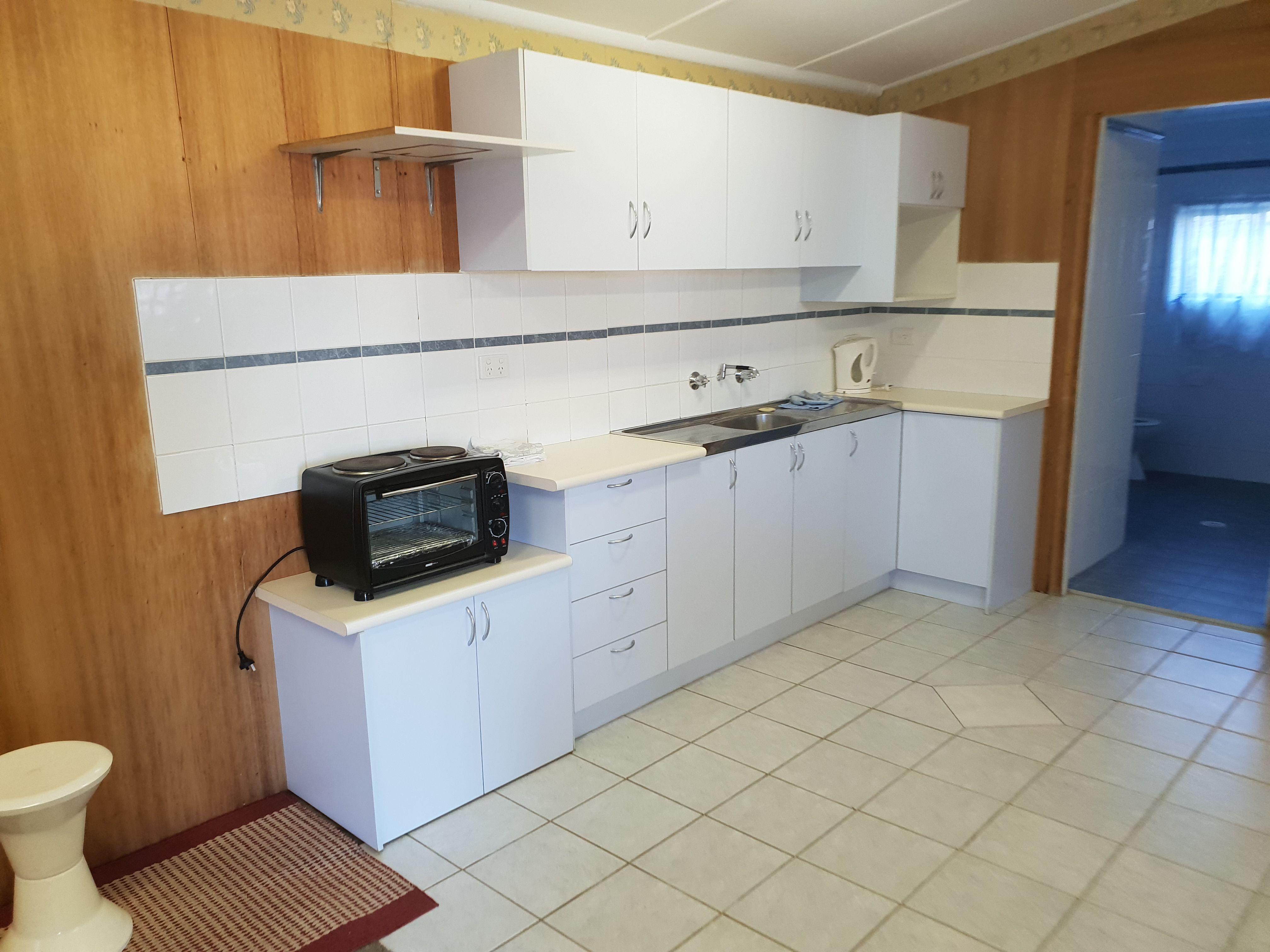 ONE BEDROOM GRANNY FLAT!!!