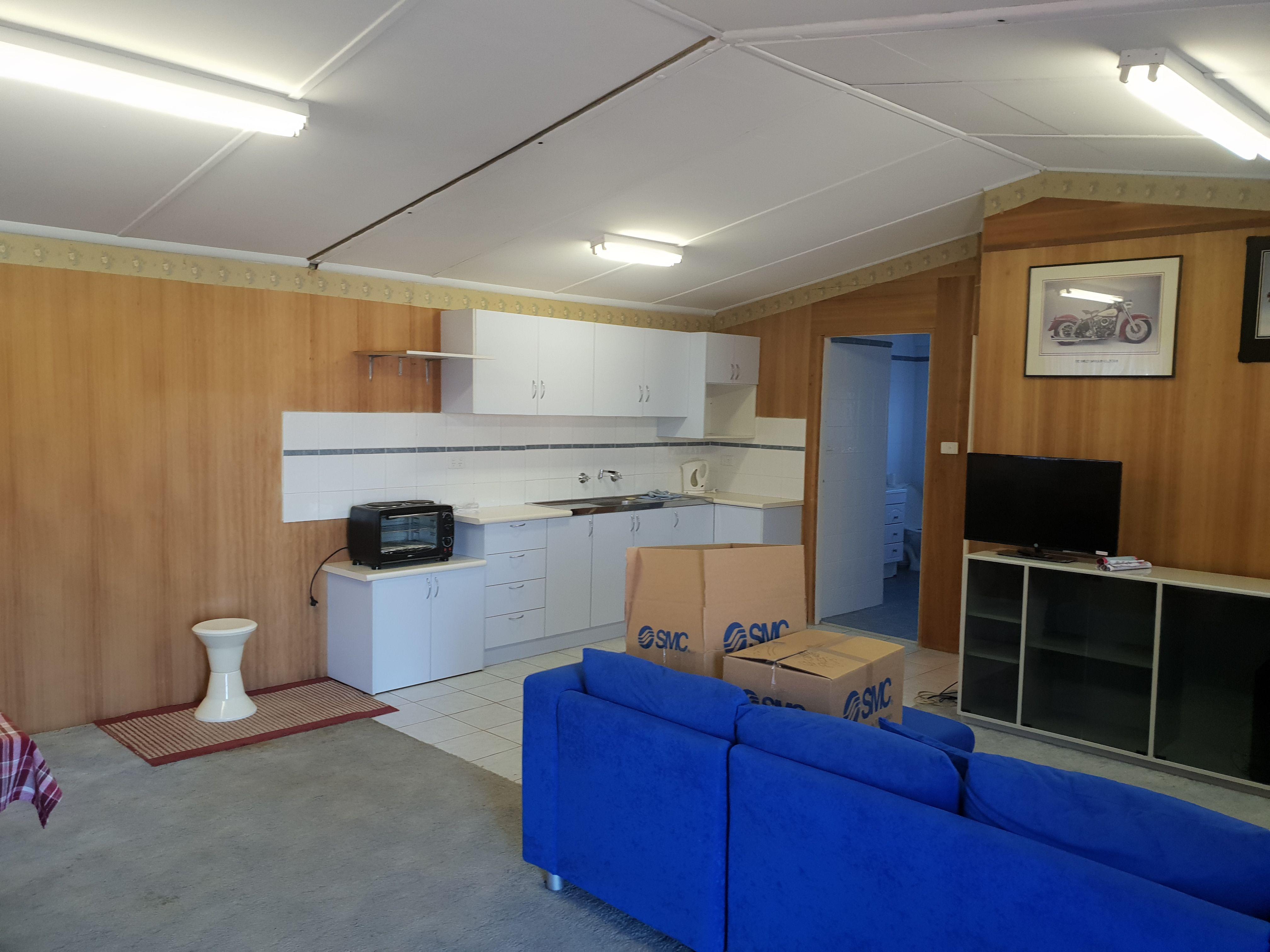 ONE BEDROOM GRANNY FLAT!!!