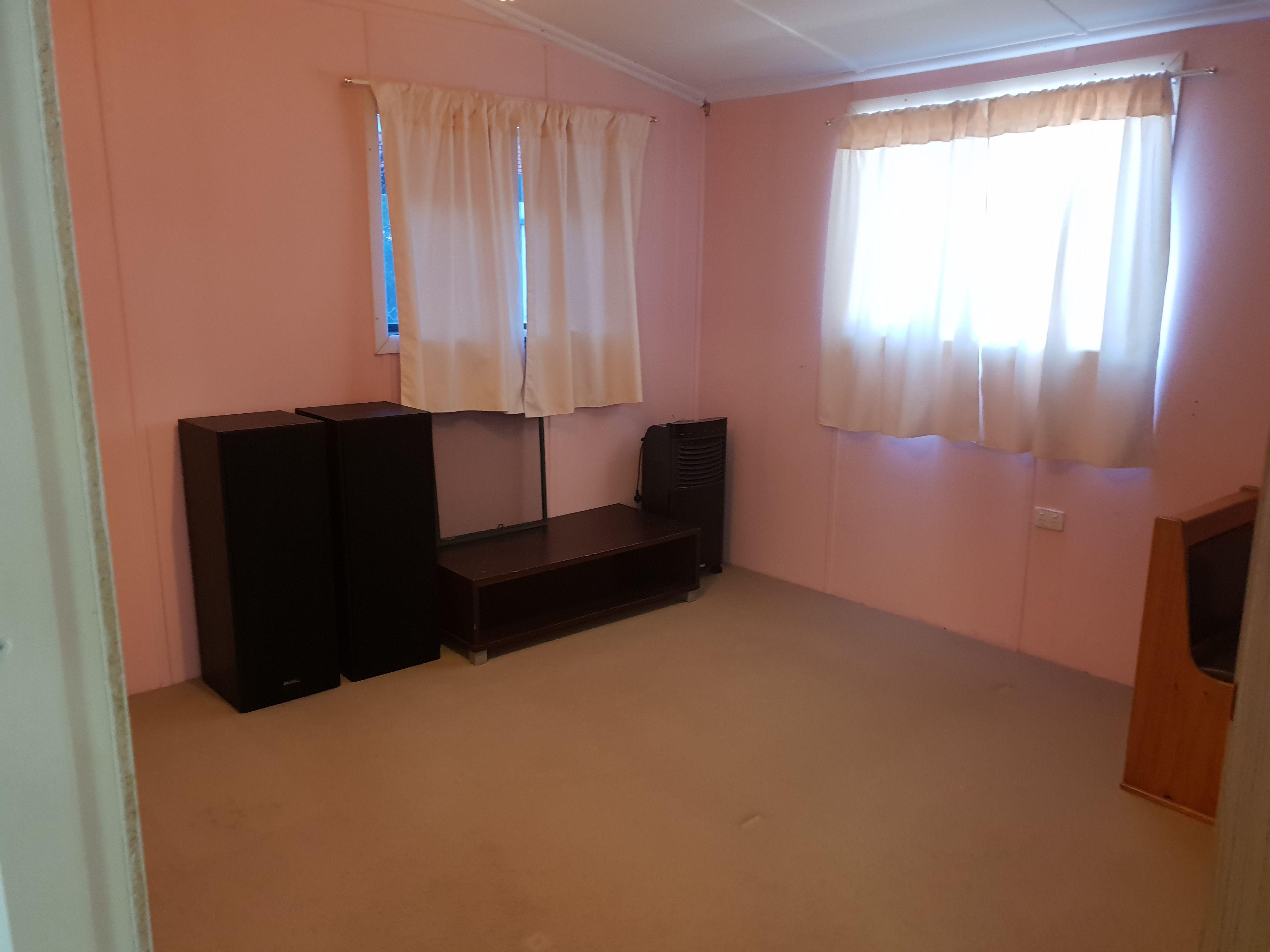 ONE BEDROOM GRANNY FLAT!!!