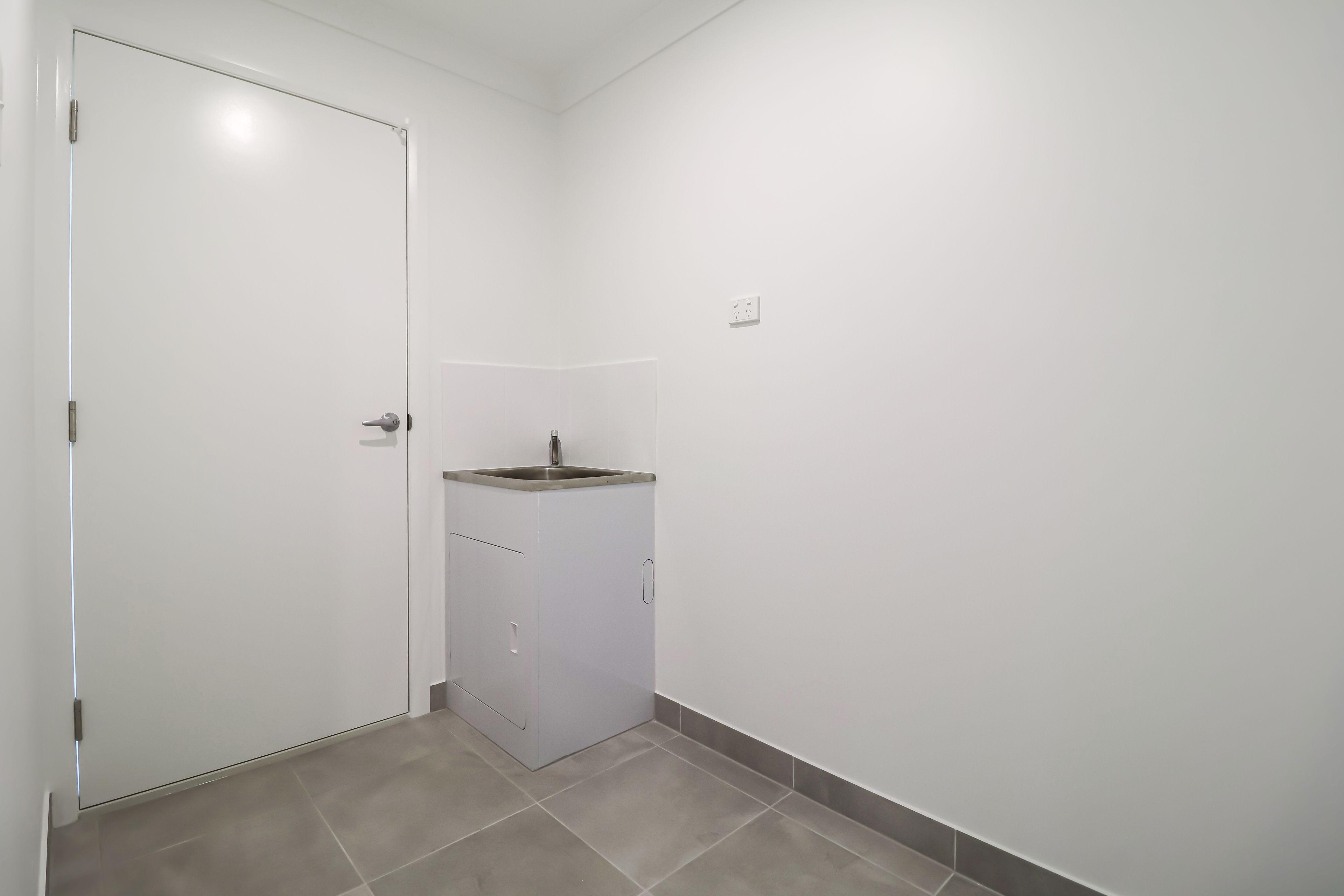 MODERN DESIGN, PRIME LOCATION - KIRKWOOD LIVING!