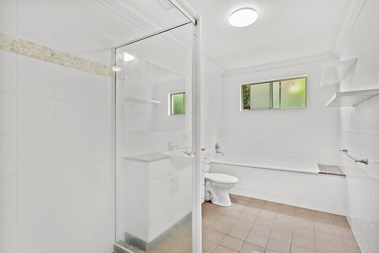 Stunning 3-Bedroom Unit in Prime Cannonvale Location!