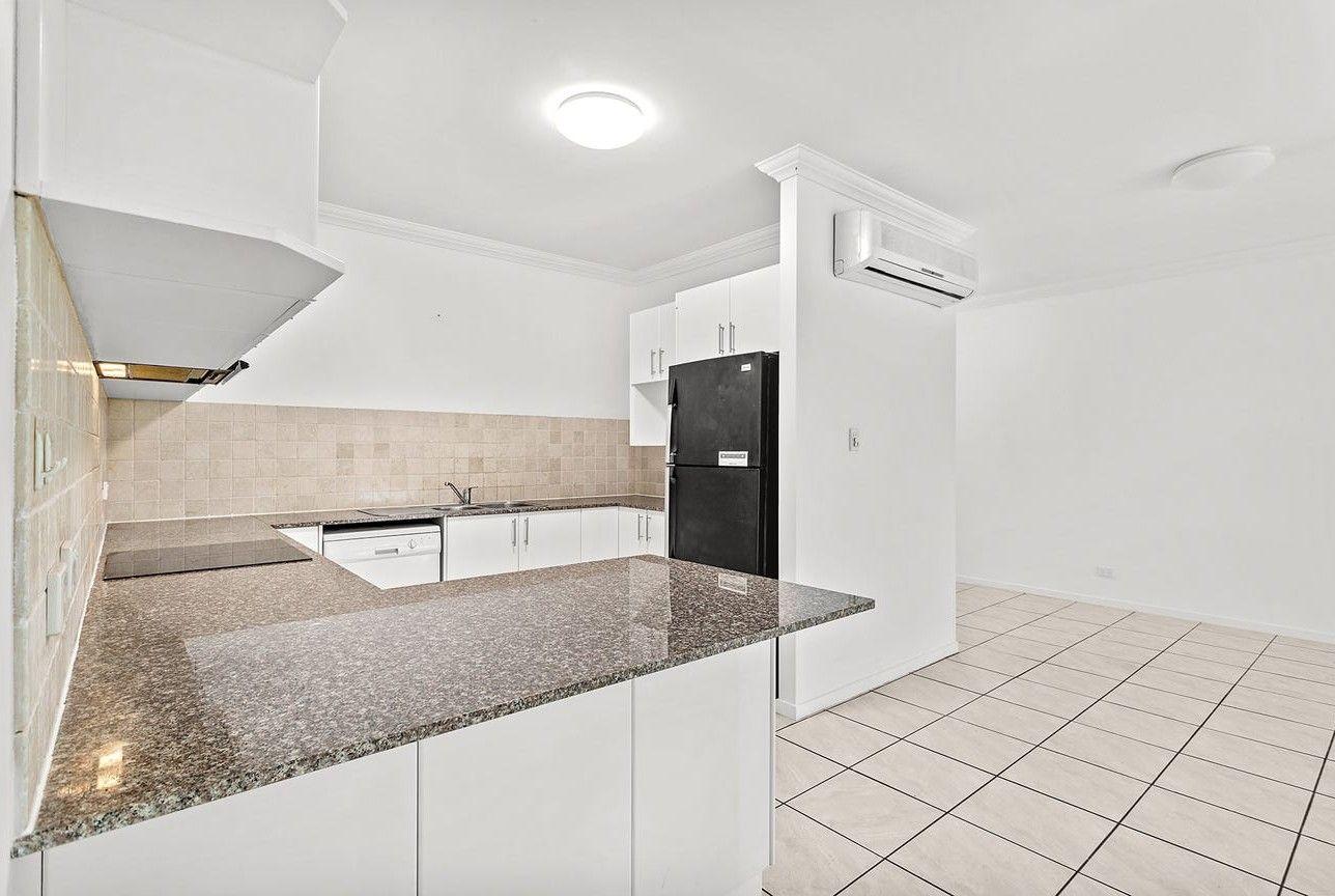 Stunning 3-Bedroom Unit in Prime Cannonvale Location!