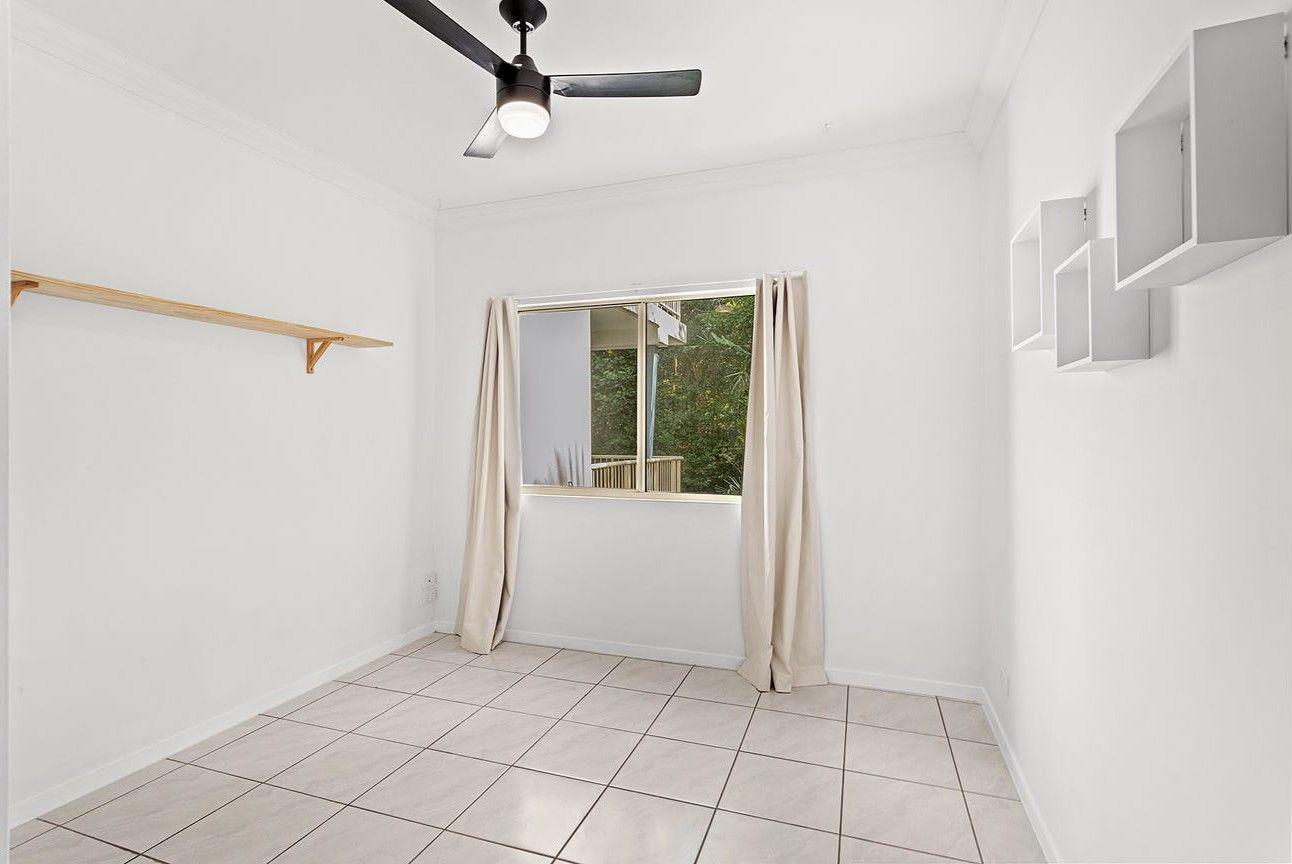 Stunning 3-Bedroom Unit in Prime Cannonvale Location!