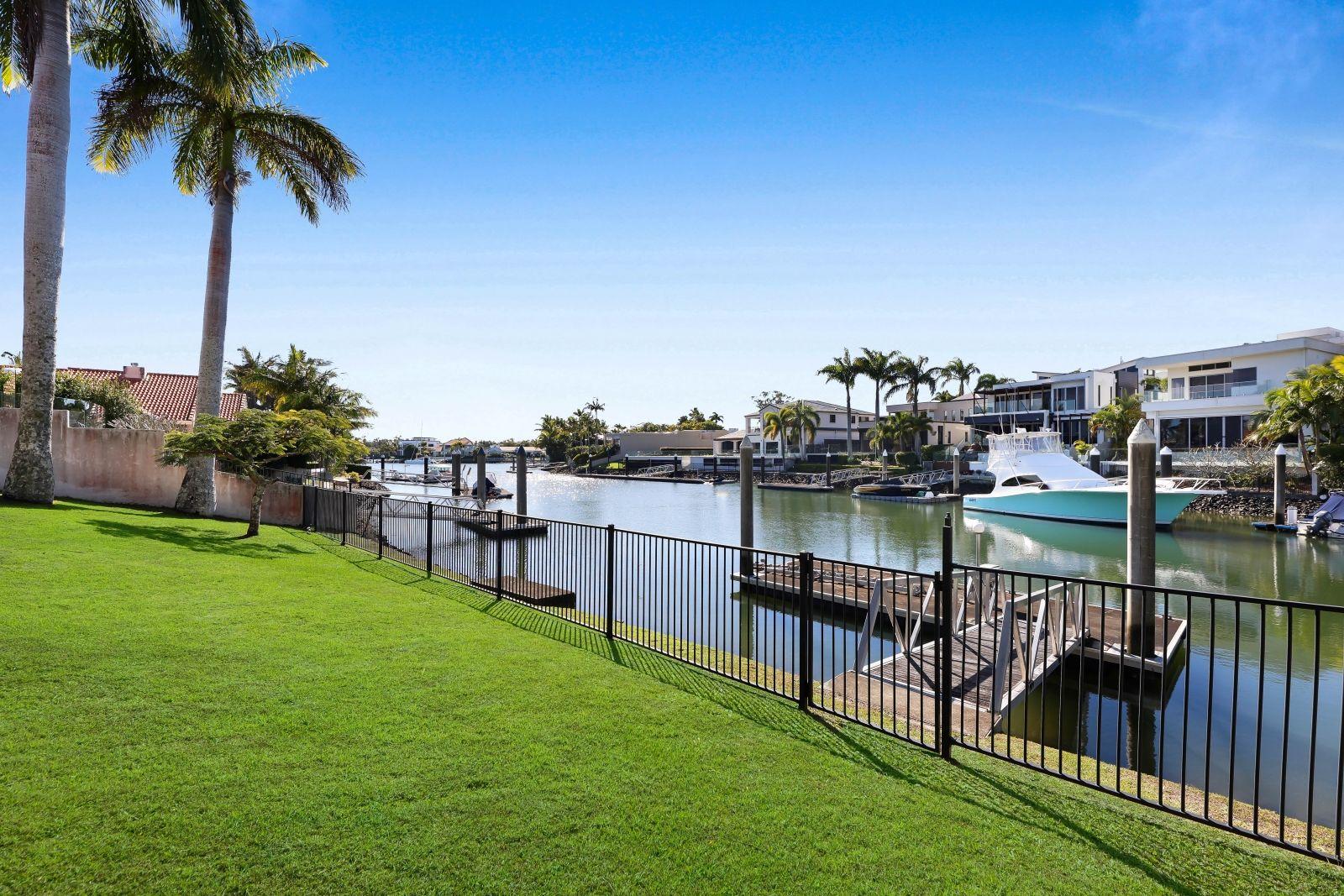 Luxury Tri-Level Home in Sanctuary Cove Resort - Fully Furnished