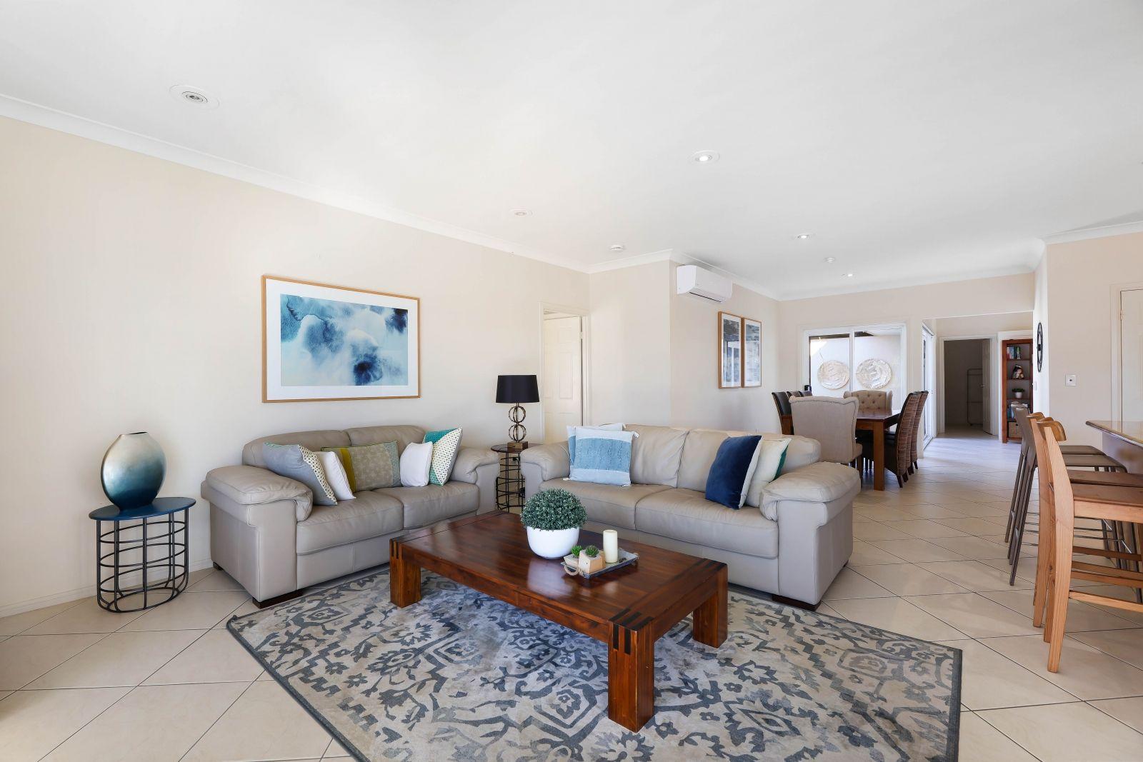 Luxury Tri-Level Home in Sanctuary Cove Resort - Fully Furnished