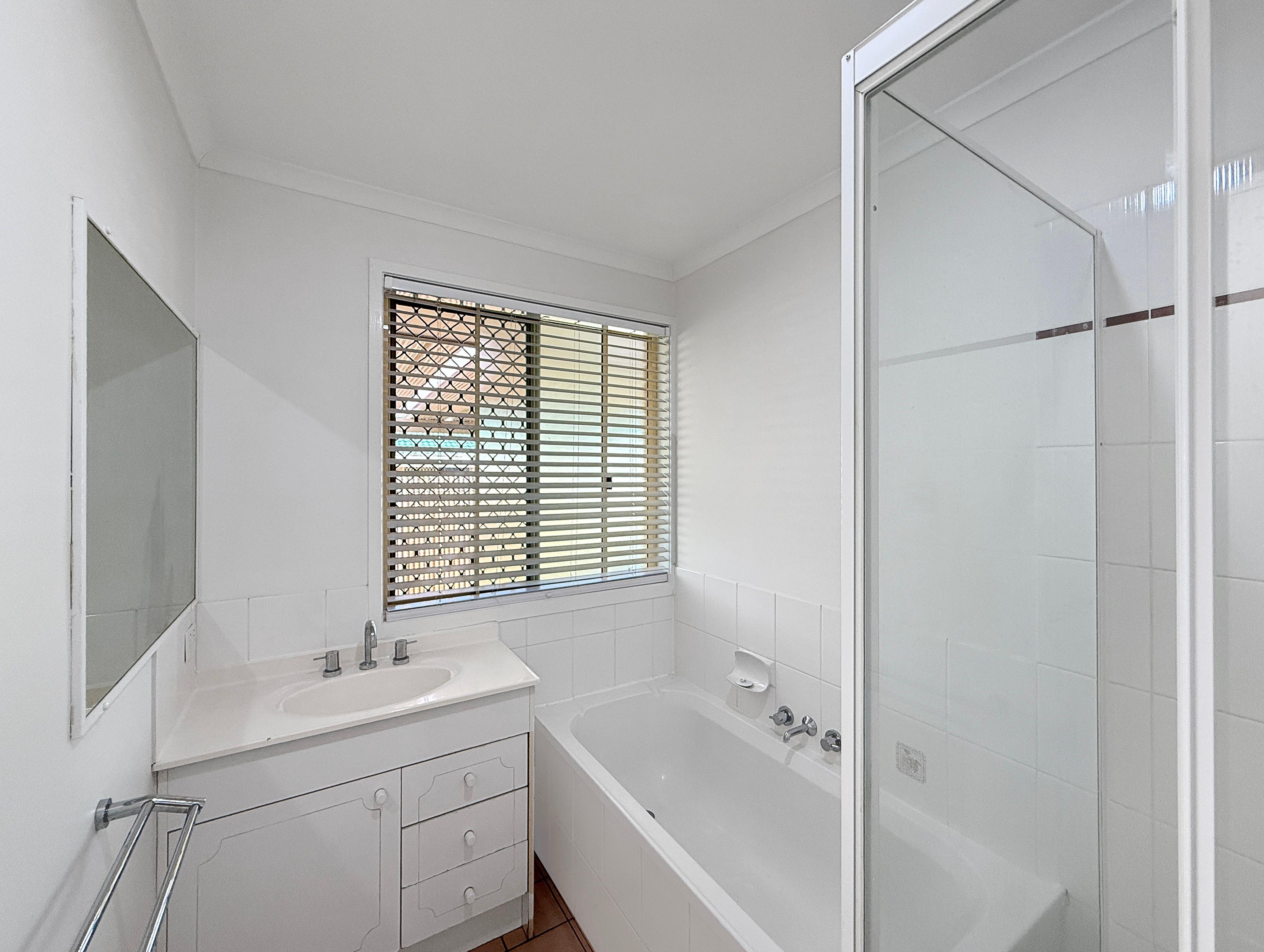 2-Bedroom Low-Set Unit in Prime Battery Hill Location