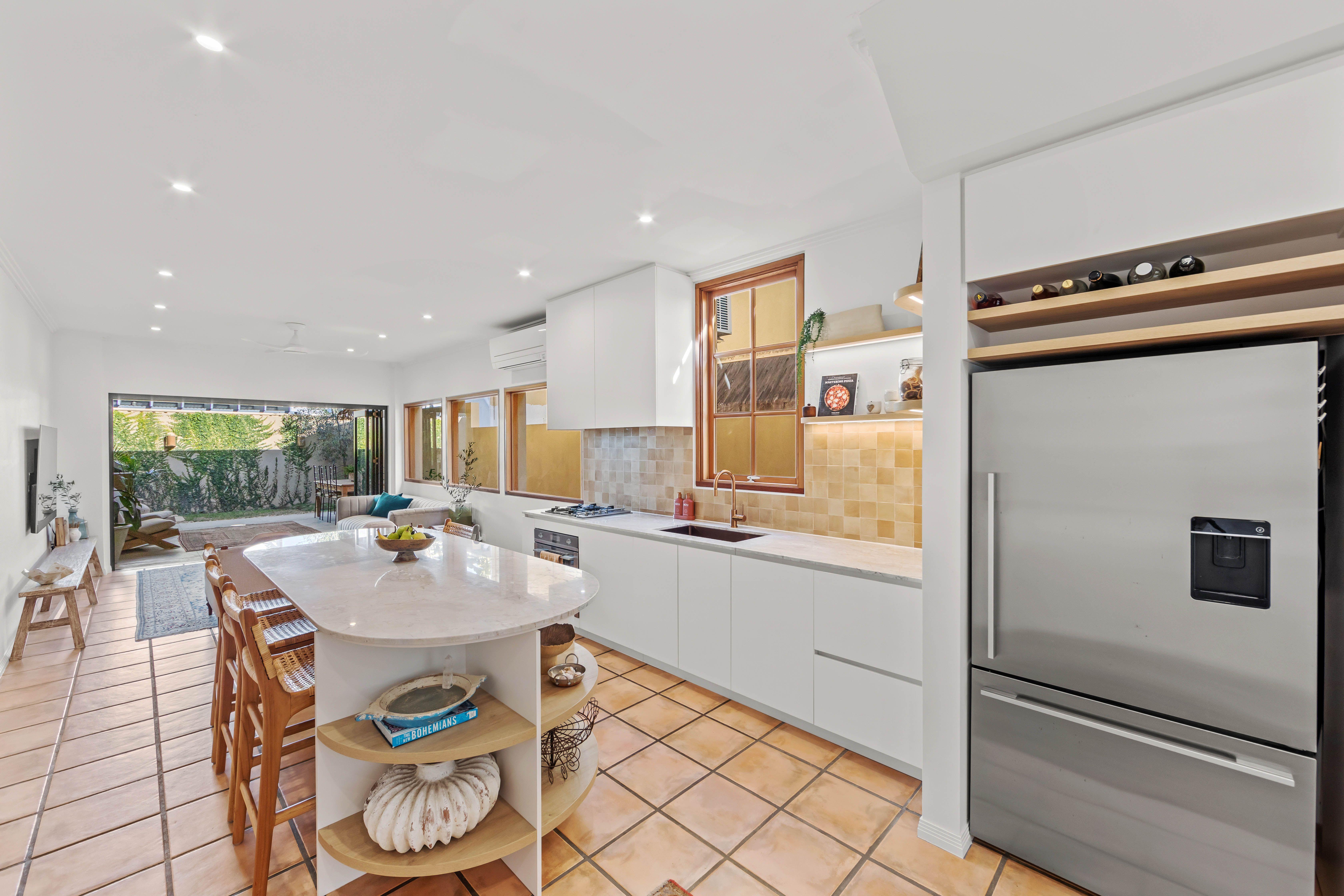 Prop-GPT: Villa: QLD Mermaid Beach, QLD 4218 Home For Rent