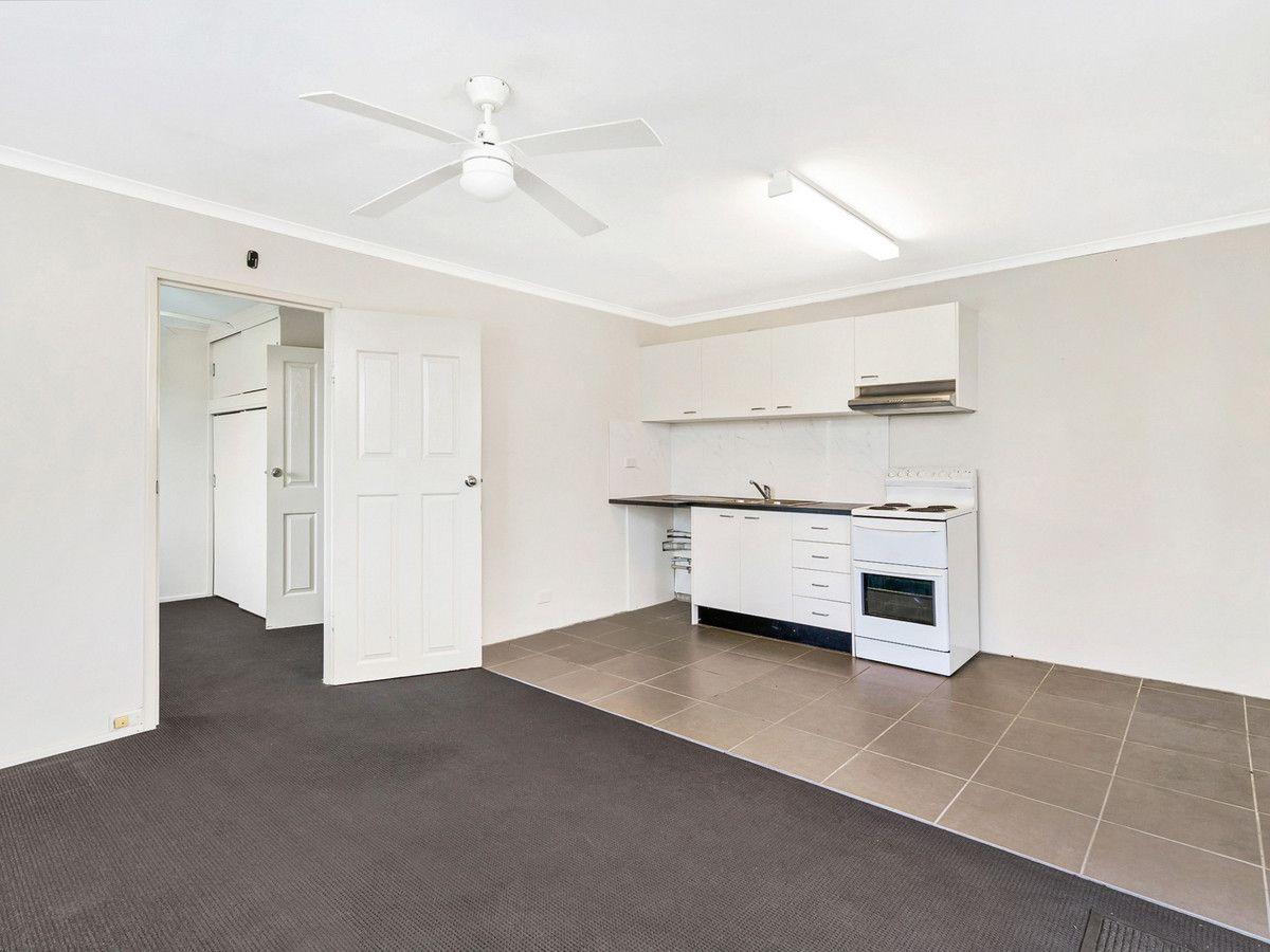 Prop-GPT: Property: QLD Labrador, QLD 4215 Queensland 4215
