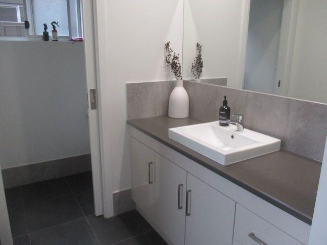 Executive Living in a popular location - close to main street and river
