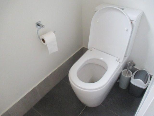 Executive Living in a popular location - close to main street and river