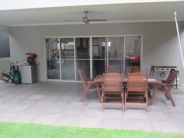 Executive Living in a popular location - close to main street and river