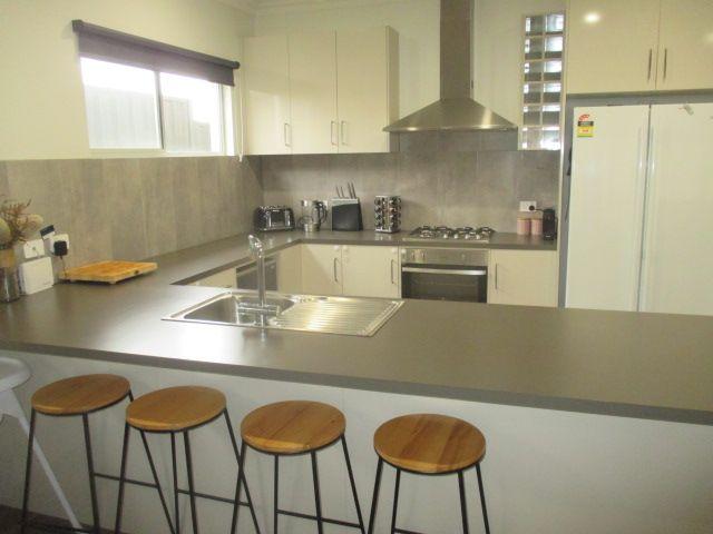 Executive Living in a popular location - close to main street and river