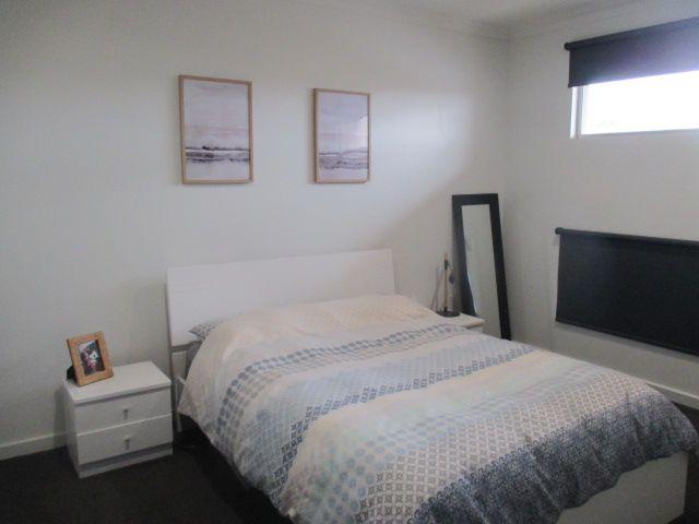 Executive Living in a popular location - close to main street and river