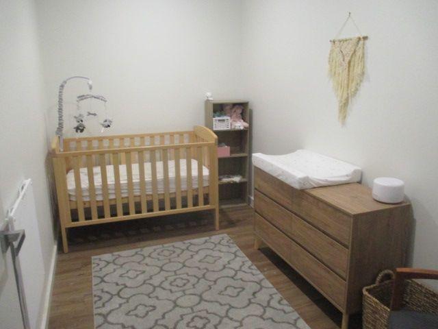 Executive Living in a popular location - close to main street and river