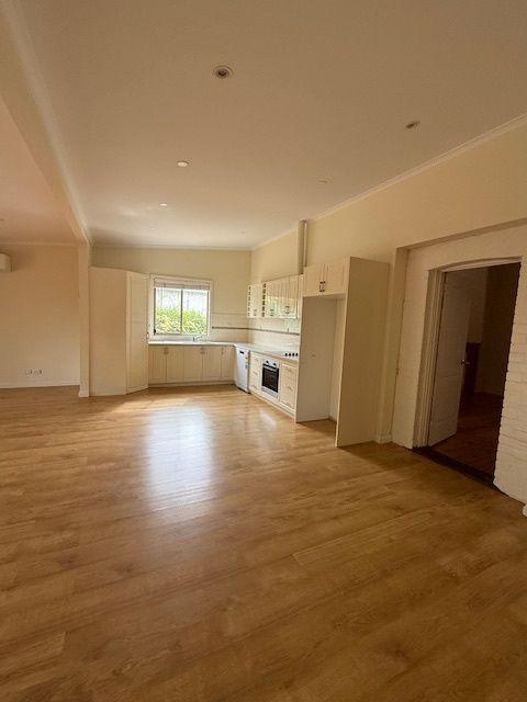 Spacious Rural Living in Balaklava!