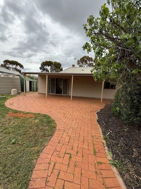 Spacious Rural Living in Balaklava!
