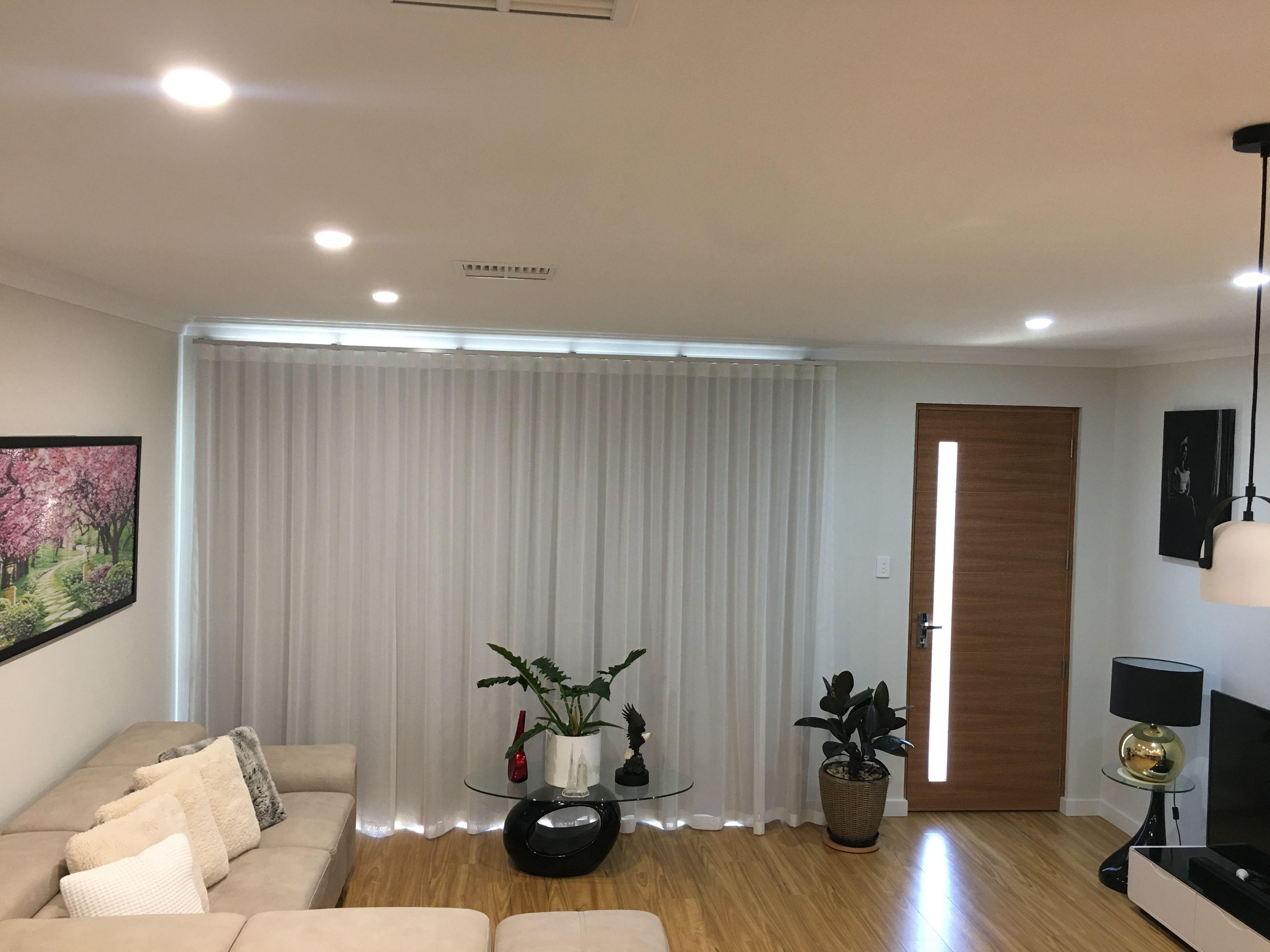 CONTEMPORARY LIVING BETWEEN THE CITY AND SEA