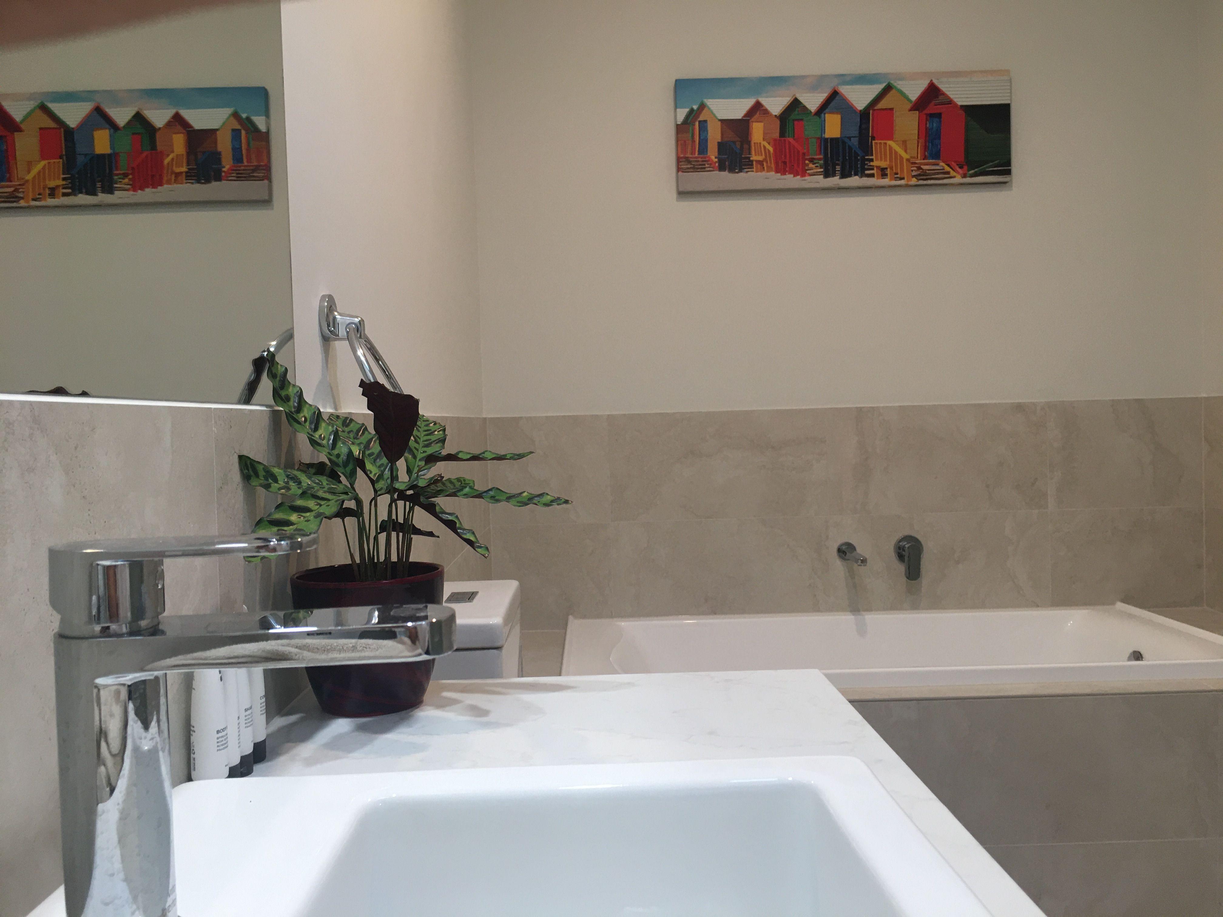 CONTEMPORARY LIVING BETWEEN THE CITY AND SEA