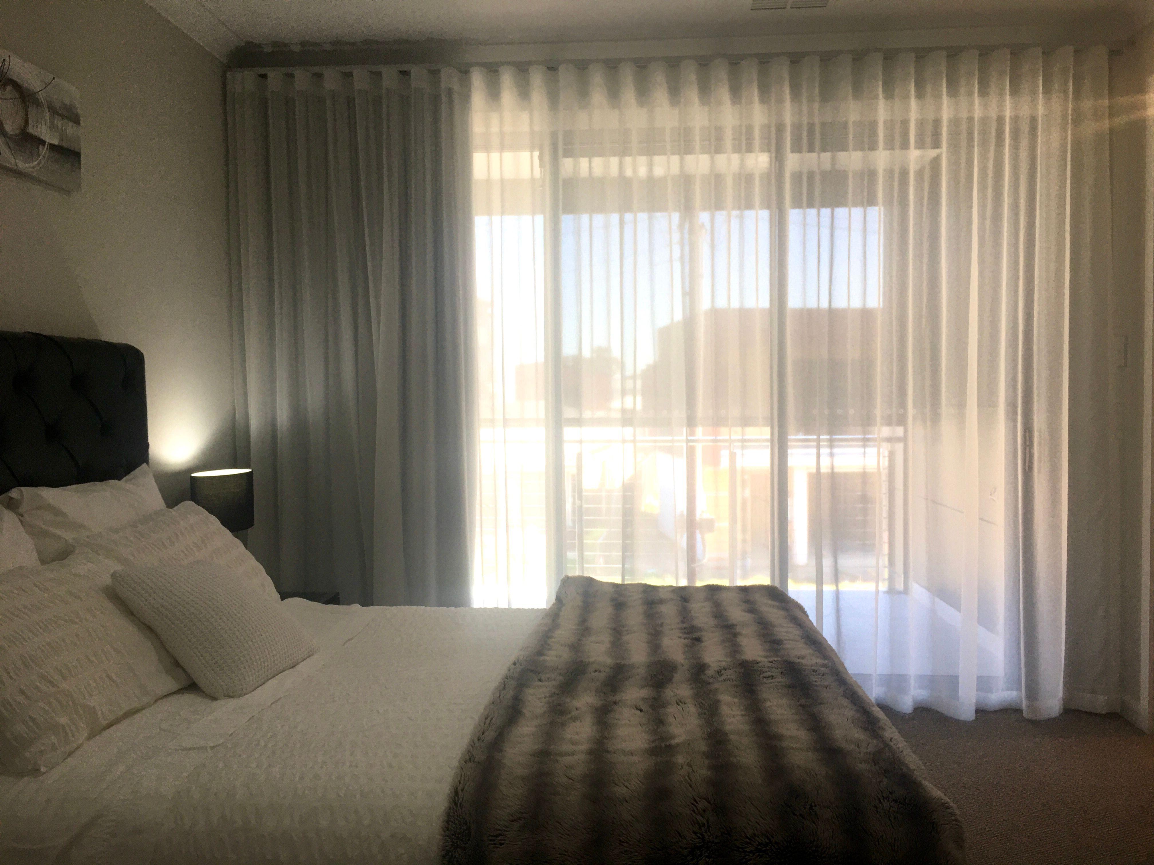 CONTEMPORARY LIVING BETWEEN THE CITY AND SEA