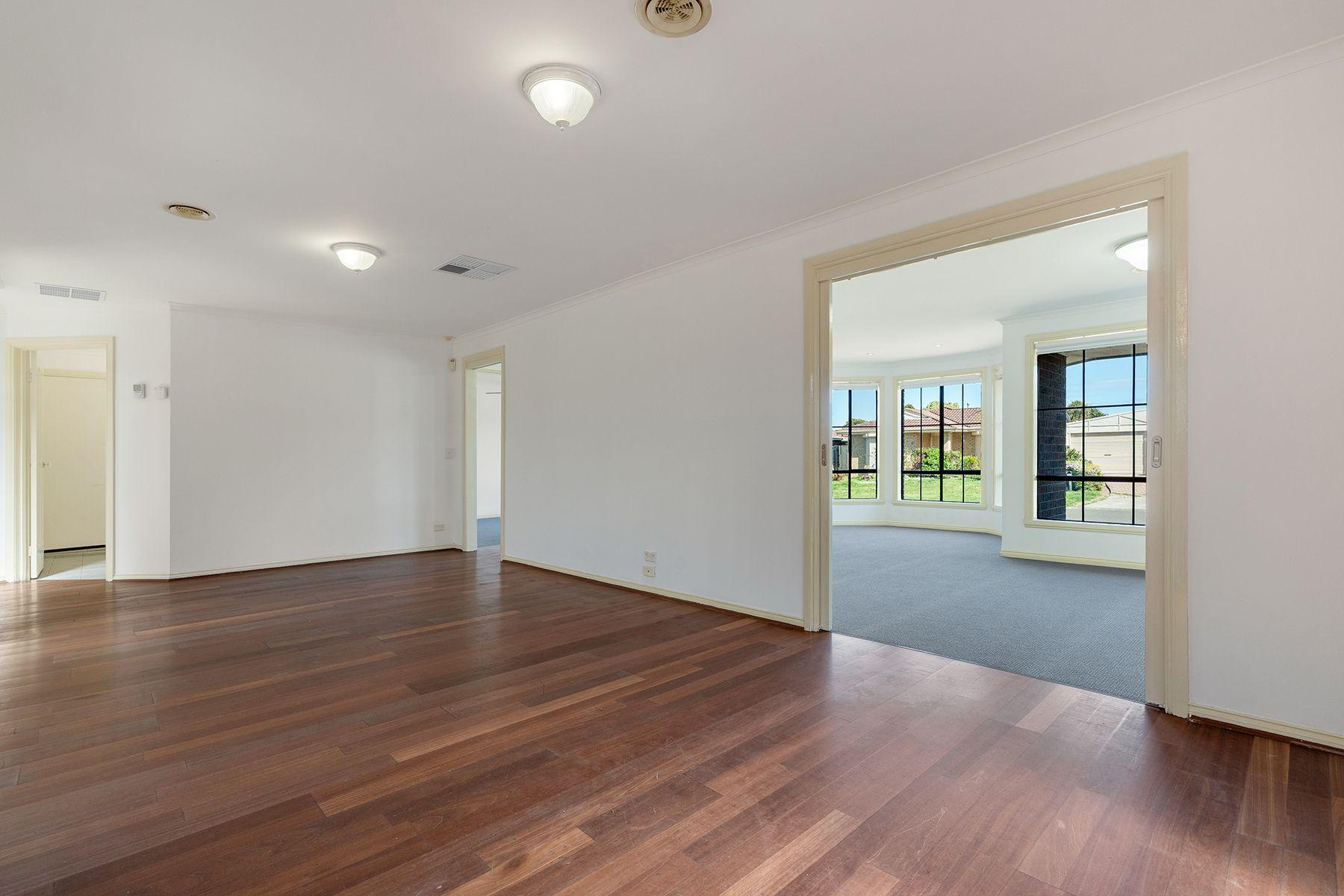 Charming 3-Bedroom Home in Roxburgh Park