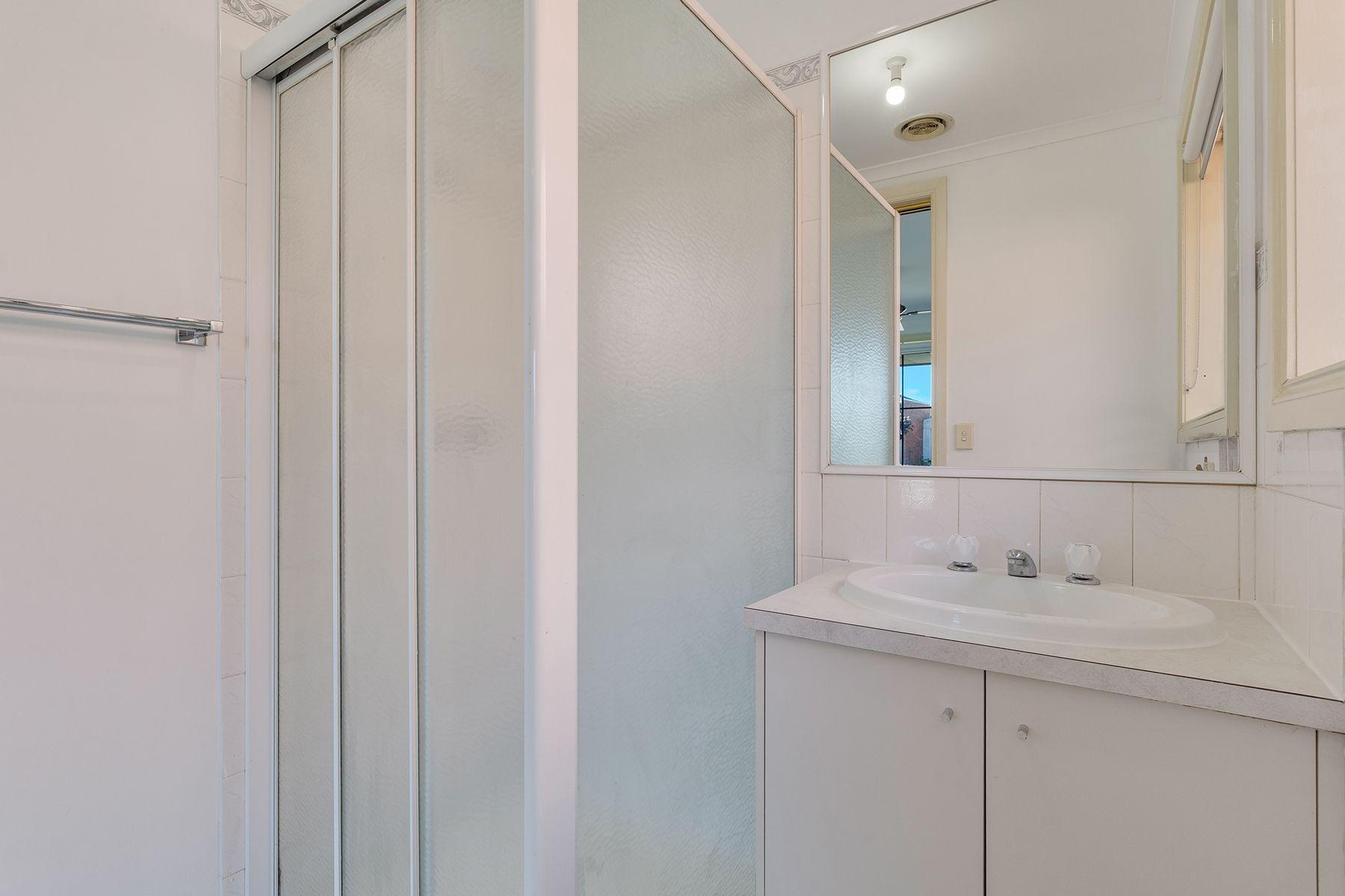 Charming 3-Bedroom Home in Roxburgh Park