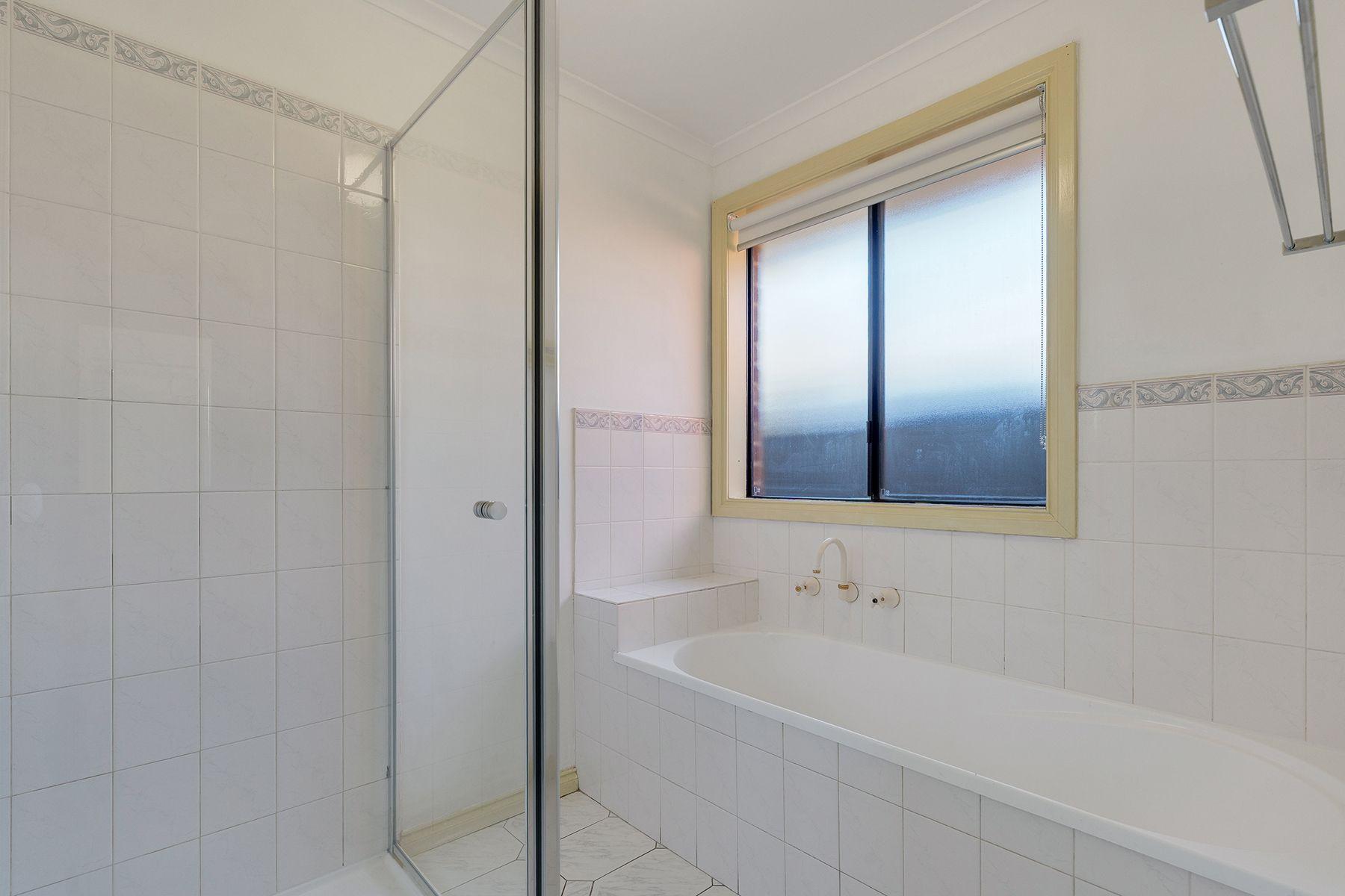 Charming 3-Bedroom Home in Roxburgh Park