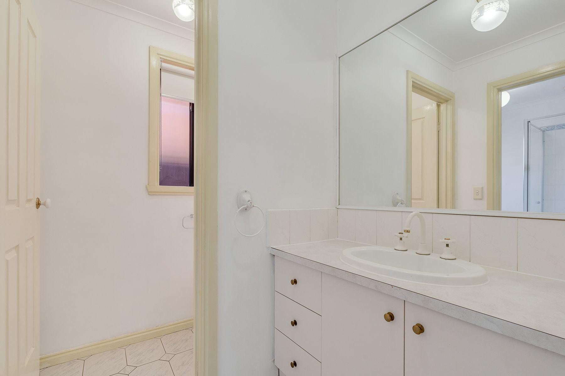 Charming 3-Bedroom Home in Roxburgh Park