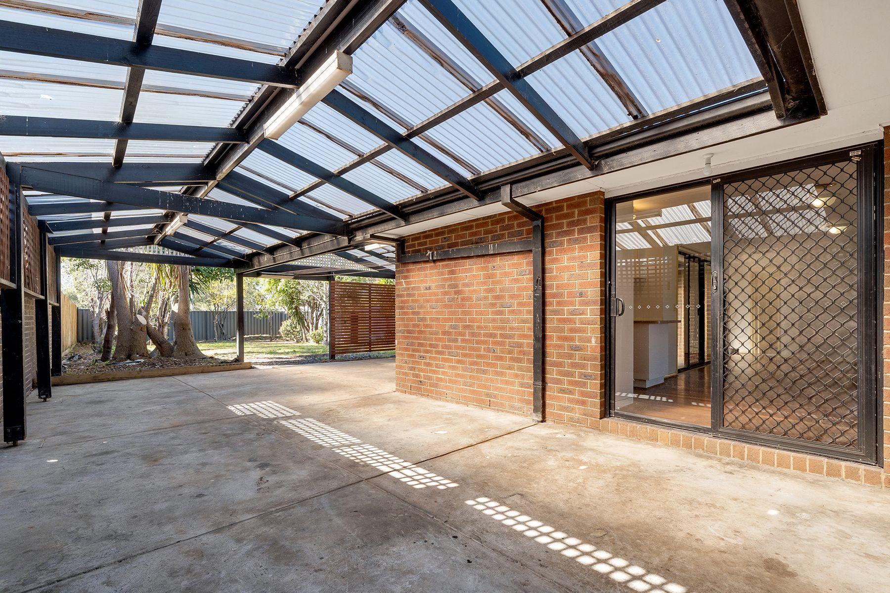 Charming 3-Bedroom Home in Roxburgh Park