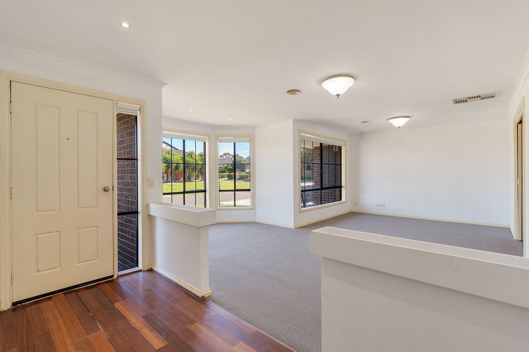 Charming 3-Bedroom Home in Roxburgh Park