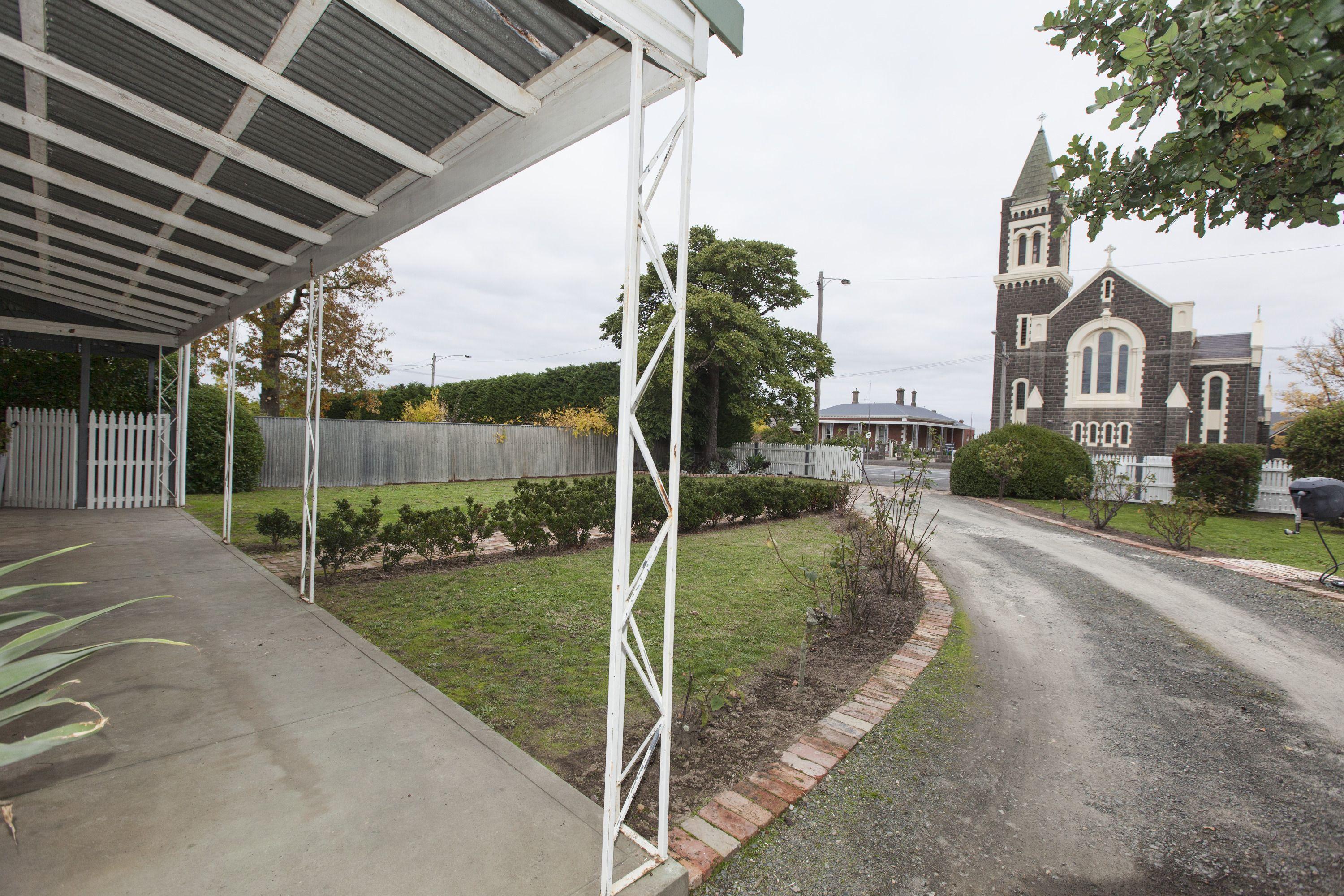 Charming, 4 bedroom home