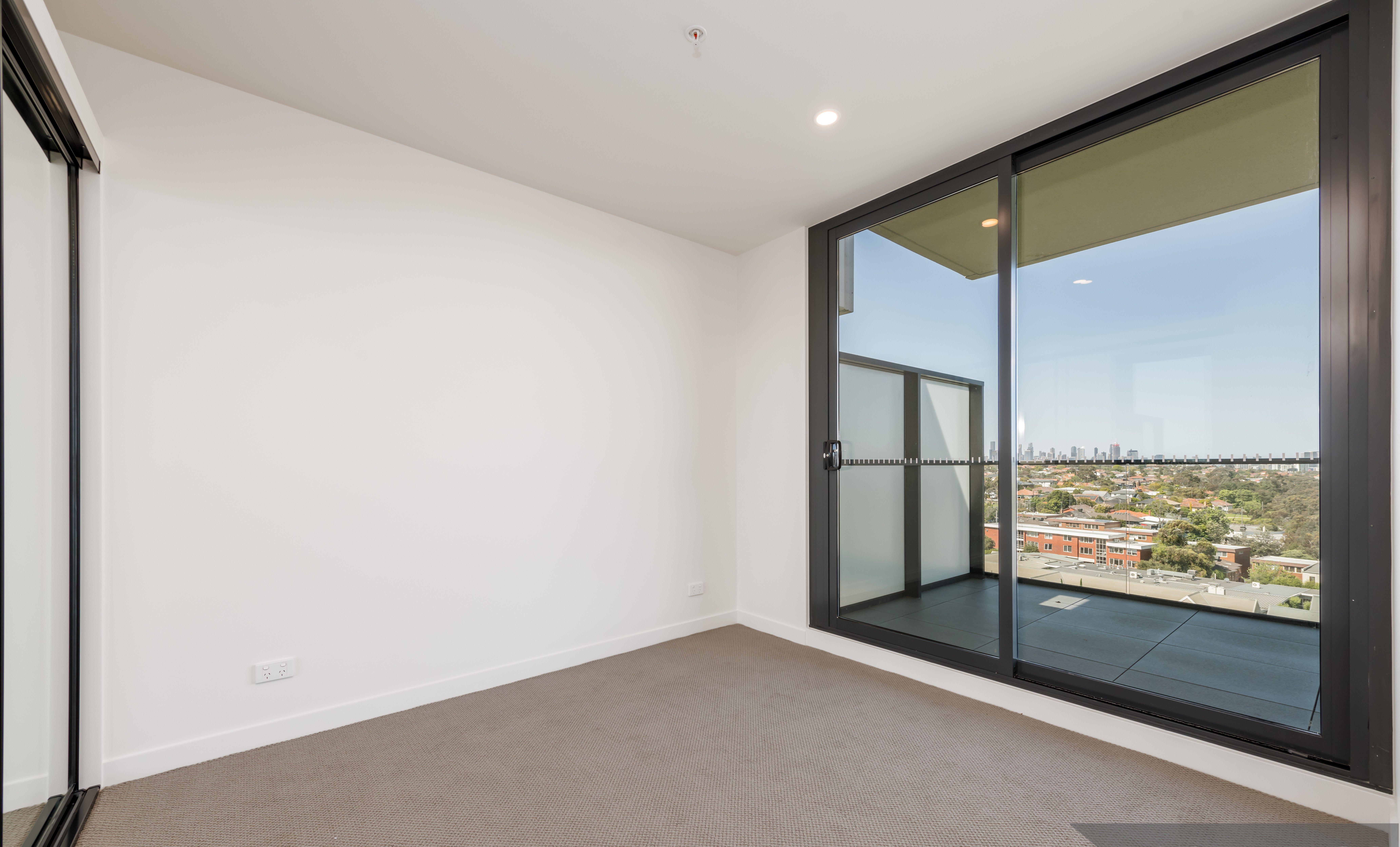 Light, Luxury & Location