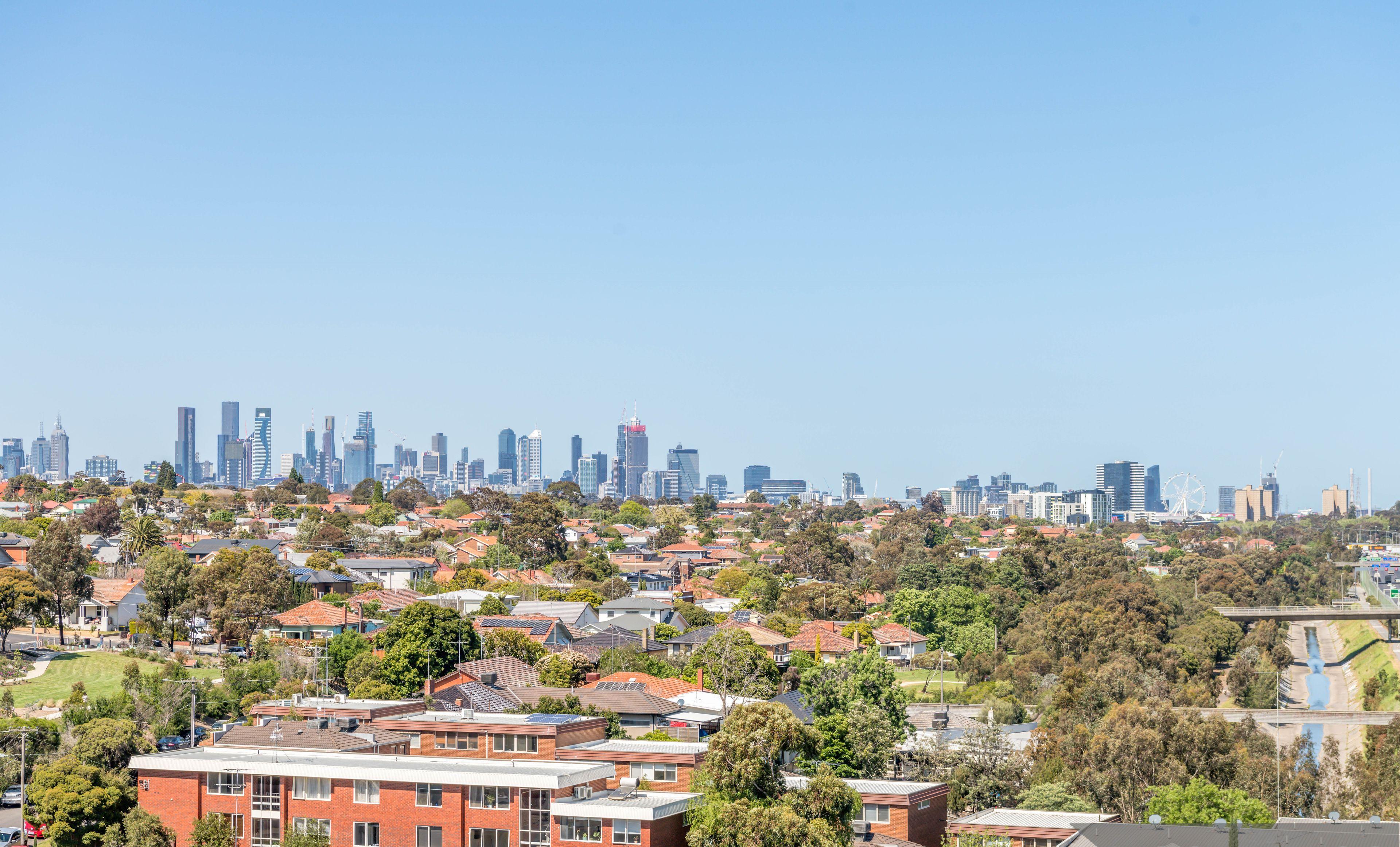 Light, Luxury & Location