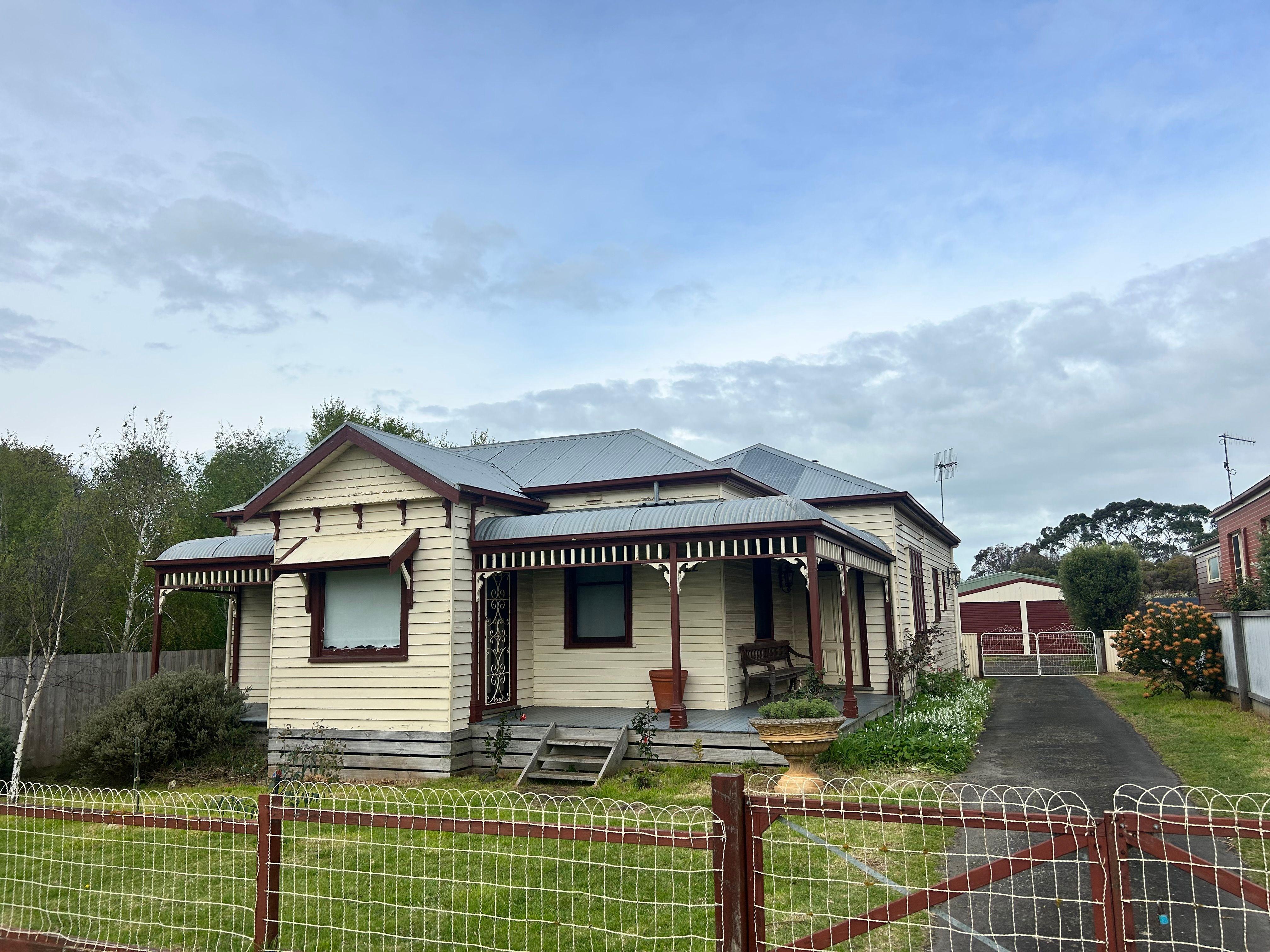 Prop-GPT: House: VIC Koroit, VIC 3282 Home For Rent