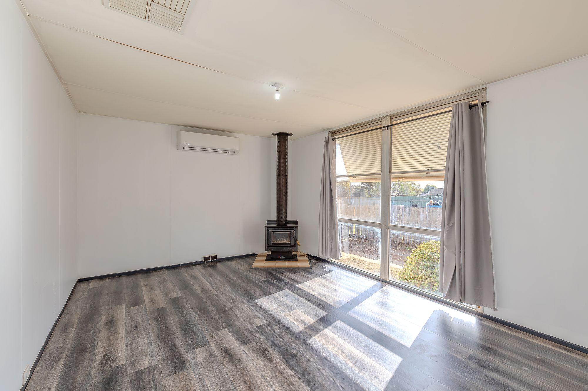 Charming Home for Lease in Ouyen
