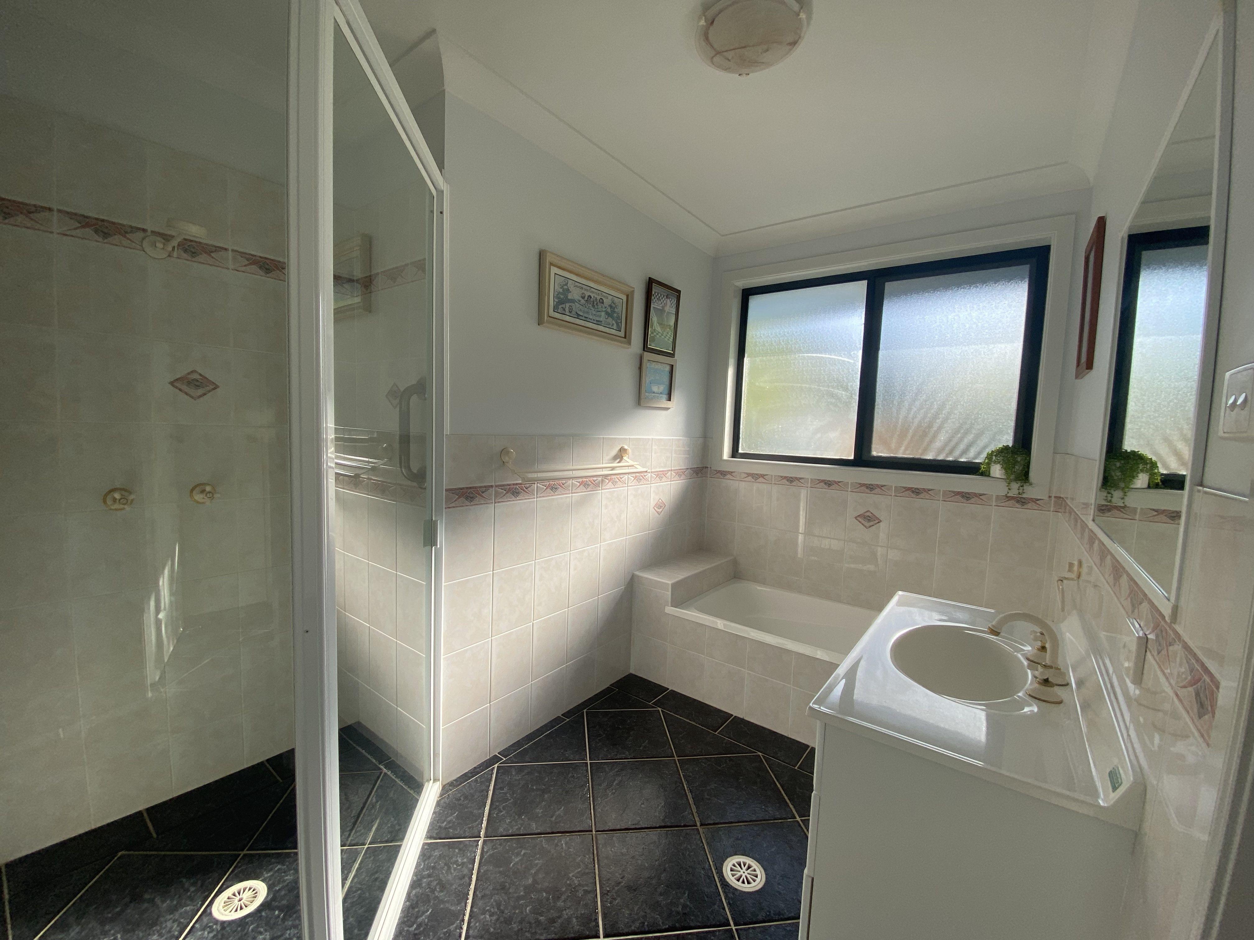 3 Bedroom Large Home with Office