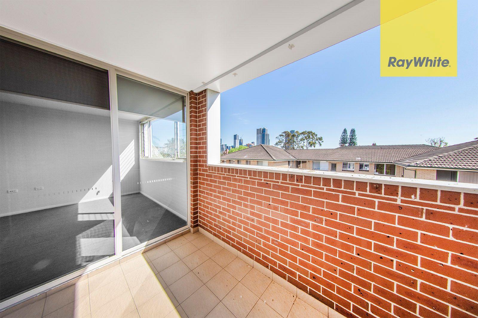 FRESHLY UPDATED ONE BEDROOM APARTMENT - READY TO MOVE IN!