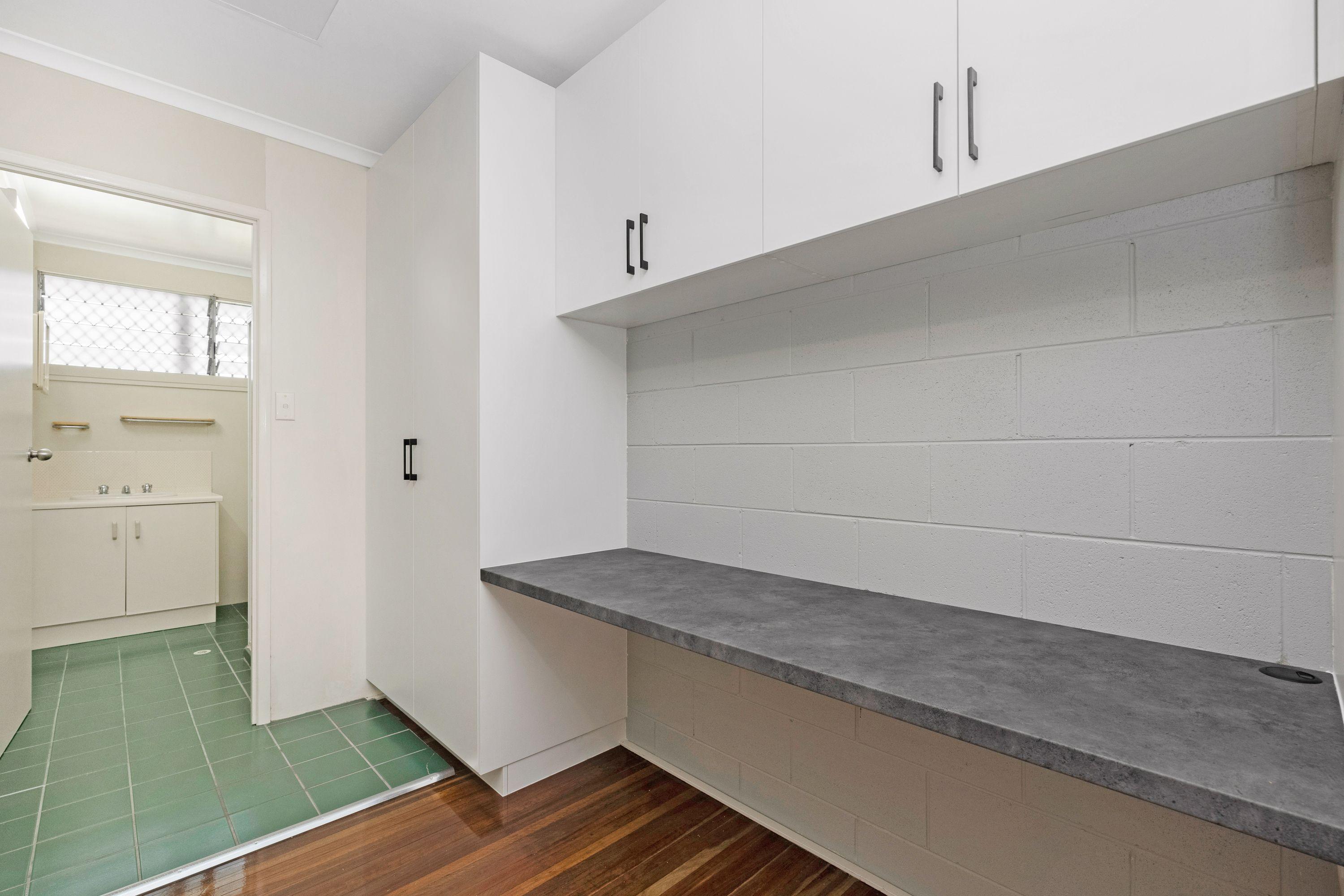 Stylish 2-Bedroom Unit with Study