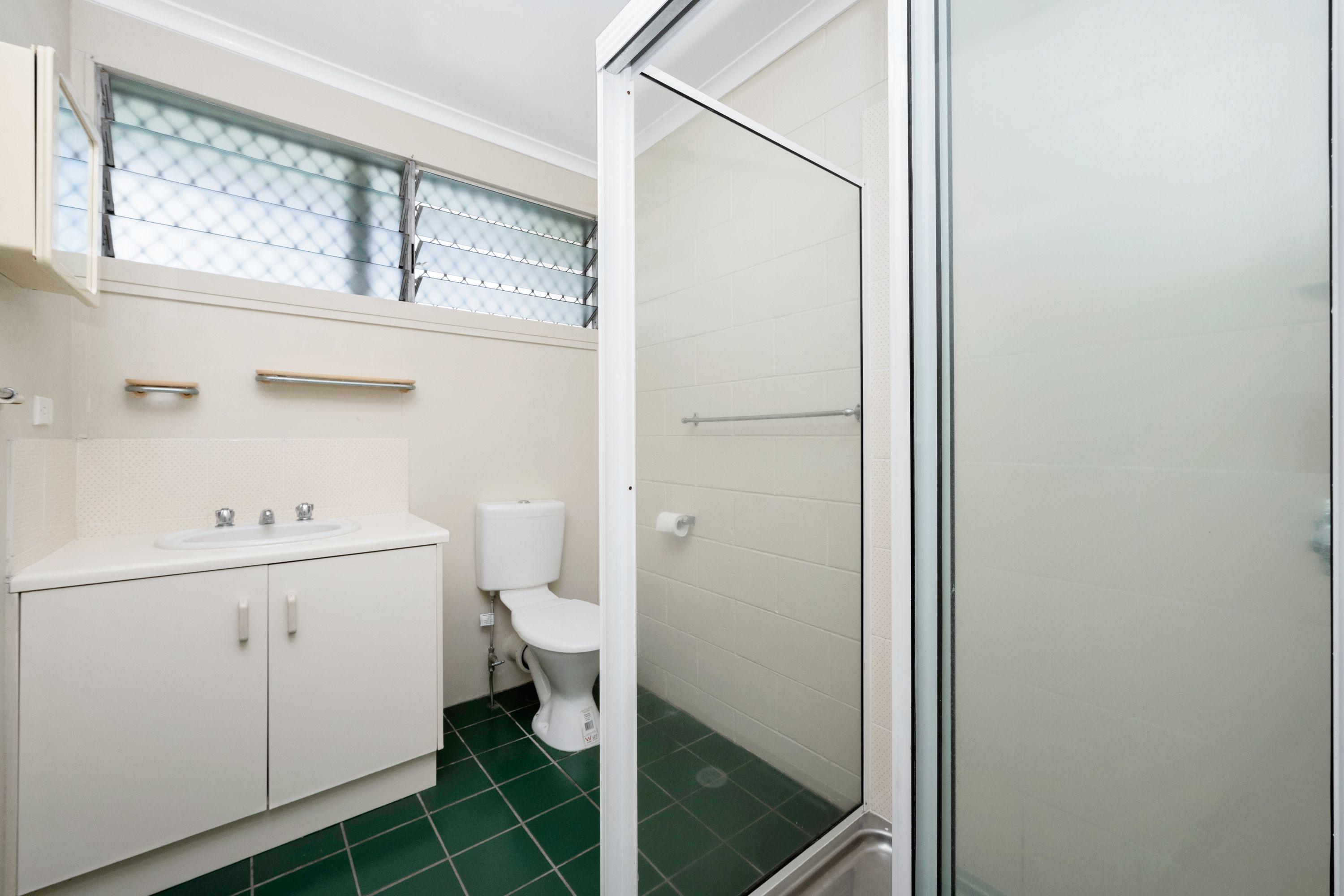 Stylish 2-Bedroom Unit with Study