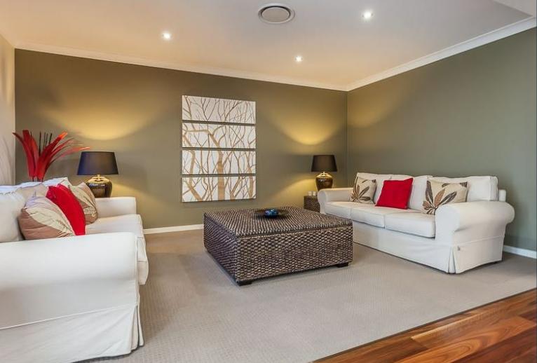 Beautiful Two Story 4 bedroom in the Heart of North Lakes