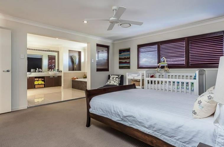 Beautiful Two Story 4 bedroom in the Heart of North Lakes