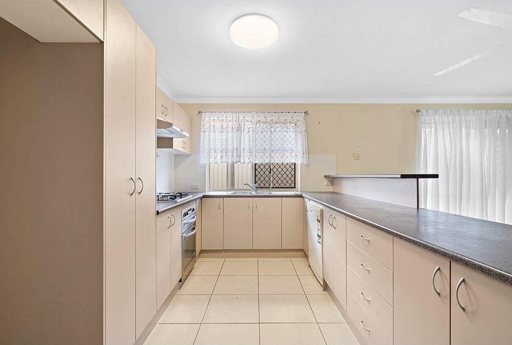 Light Filled & Modern, on Moriah!