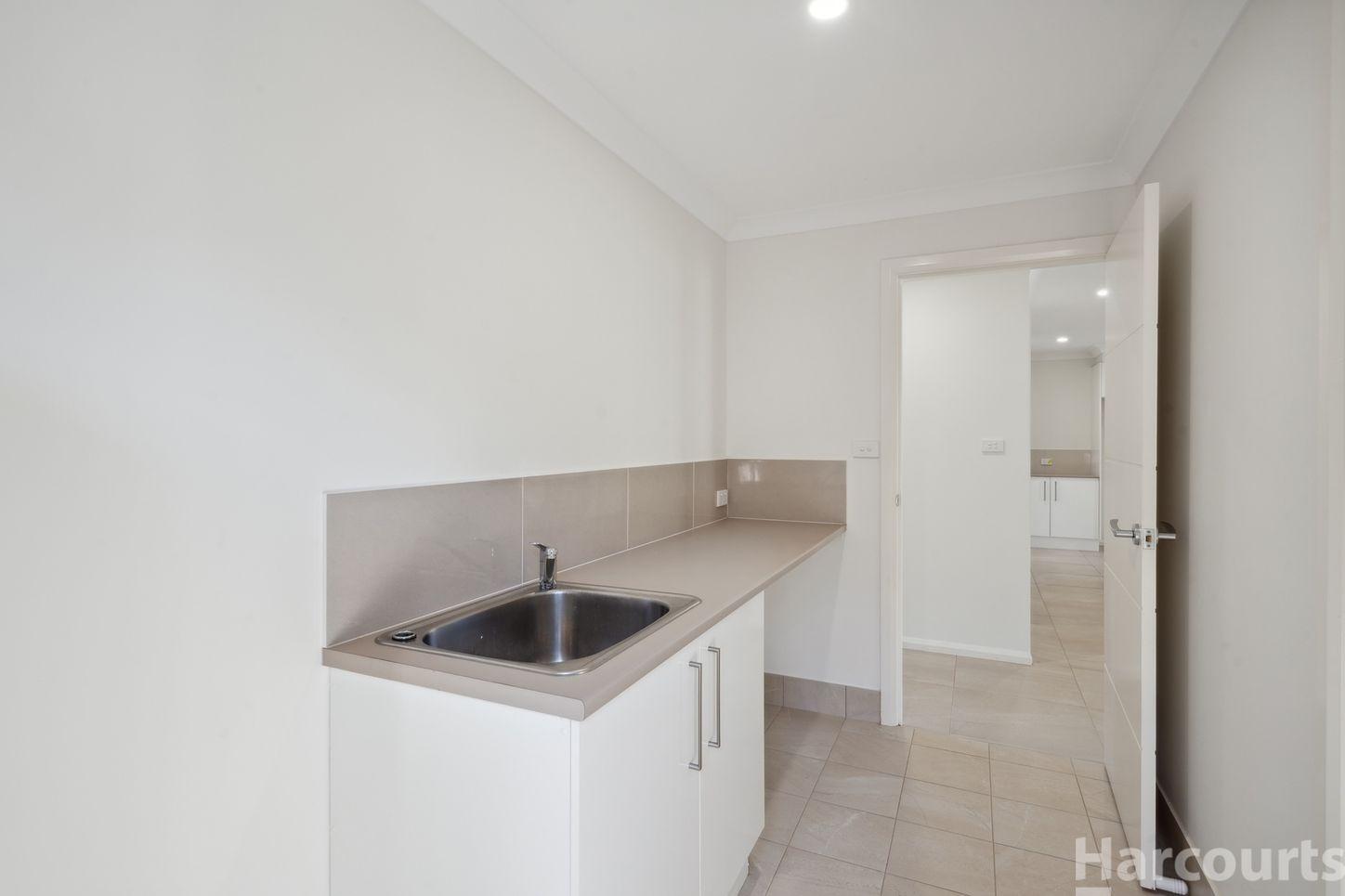 33 Salmean Circuit, Port Macquarie, NSW 2444 - House for Rent - harcourts.net