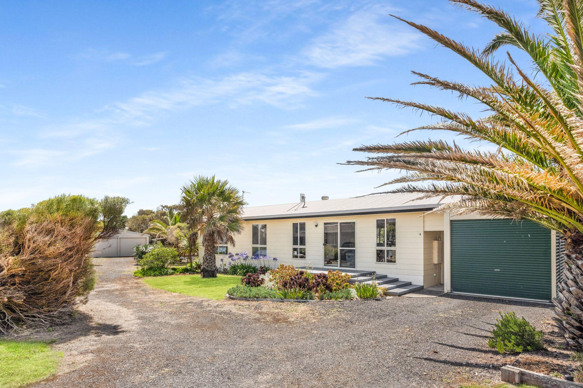 Prop-GPT: House: SA Port Macdonnell, SA 5291 Home For Rent