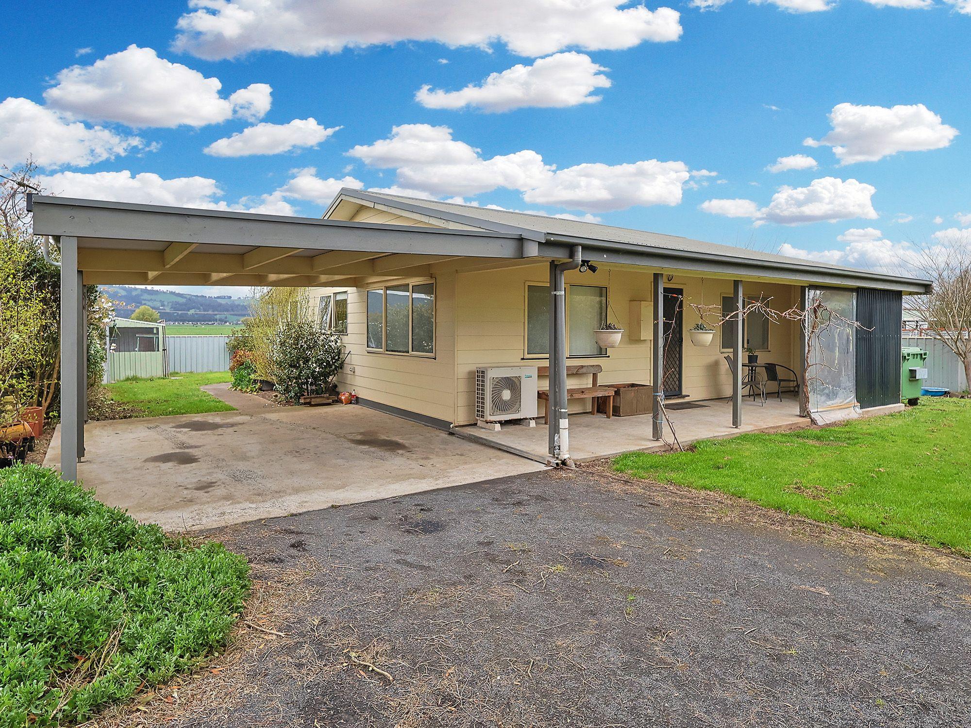 Lifestyle Acreage with Space to Dream