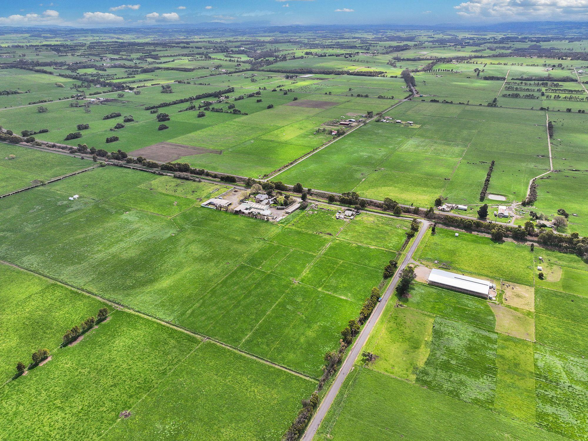 Lifestyle Acreage with Space to Dream