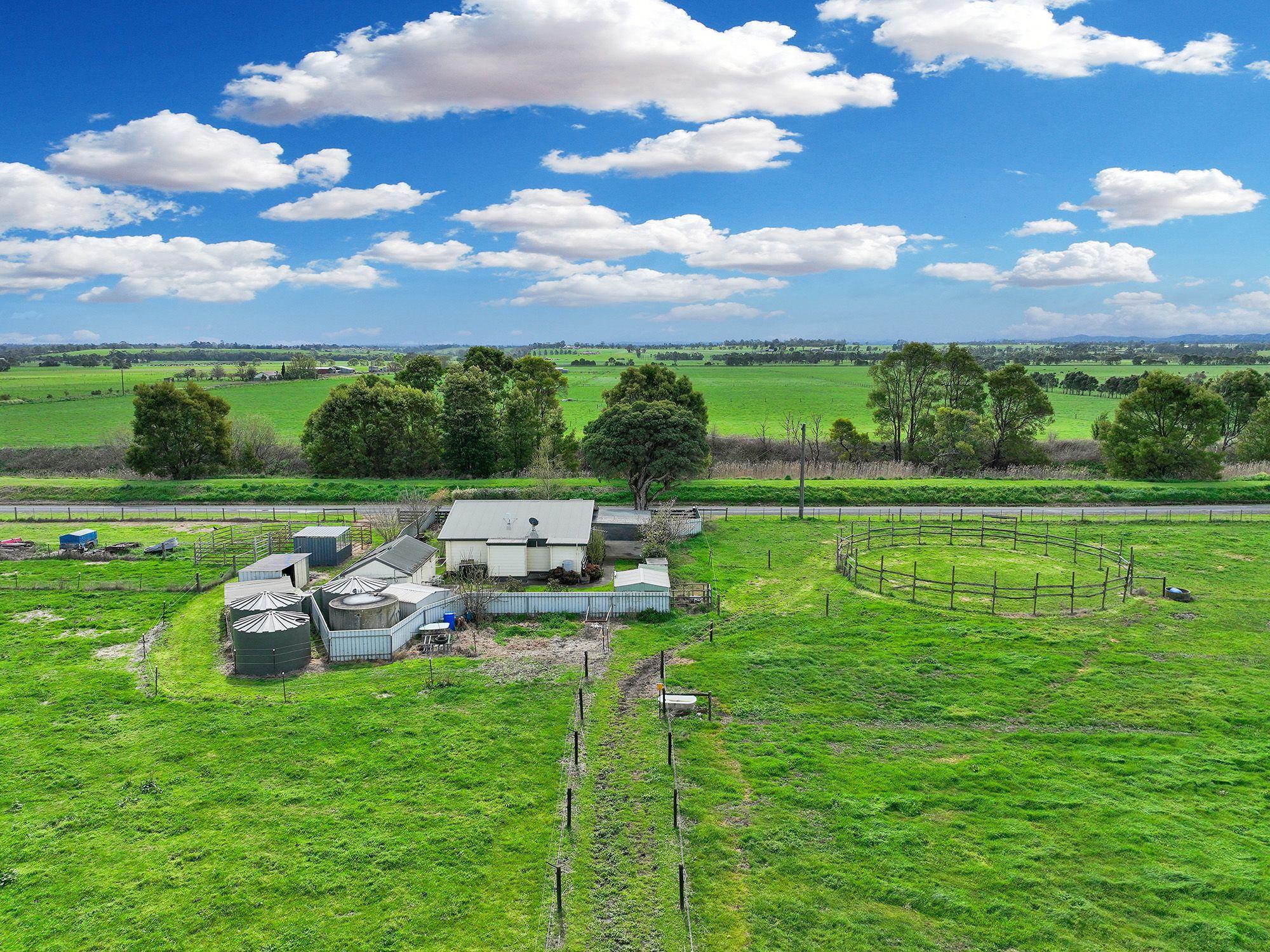 Lifestyle Acreage with Space to Dream