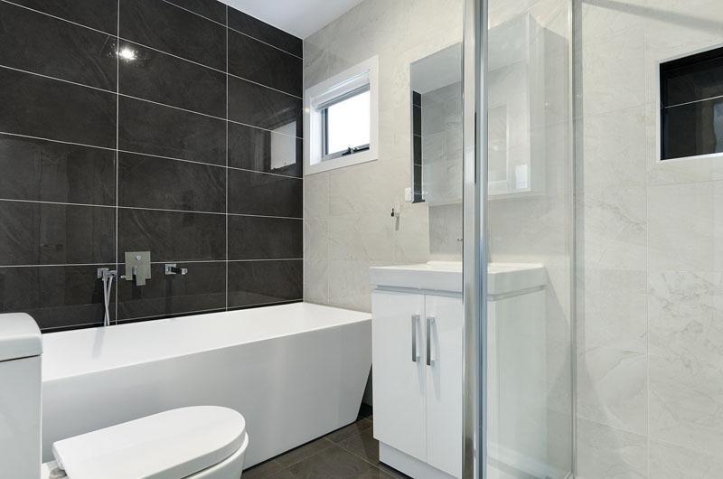 Modern Living in a 2-Bed, 2-Bath Townhouse