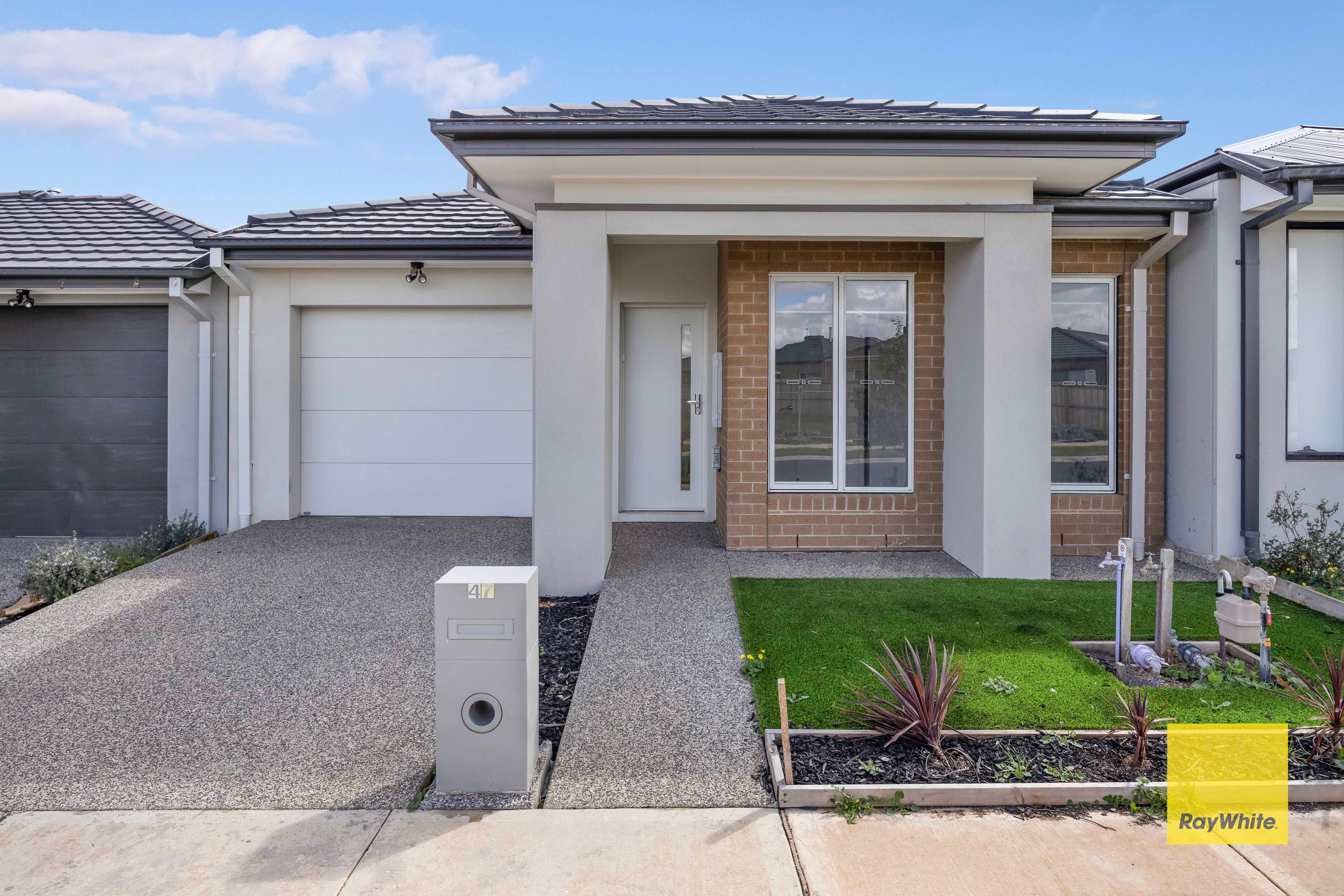 Prop-GPT: House: VIC Tarneit, VIC 3029 Home For Rent