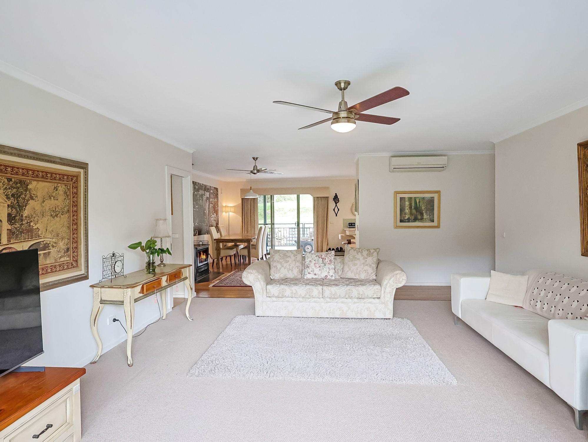 Exclusive Lakeside Estate - Wildlife, Water & Stunning Views